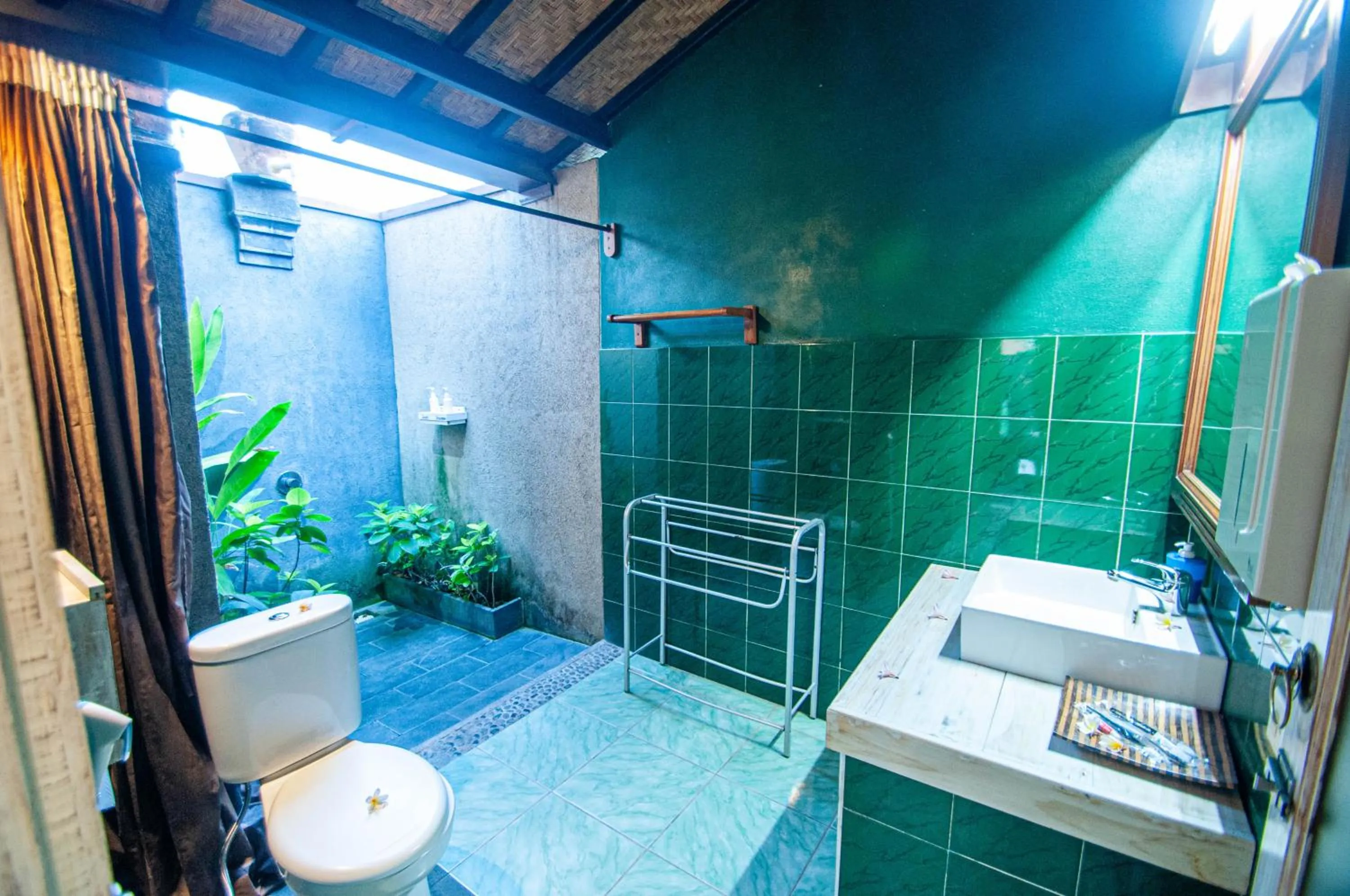 Bathroom in Kubuku Eco Dive Lodge and Yoga