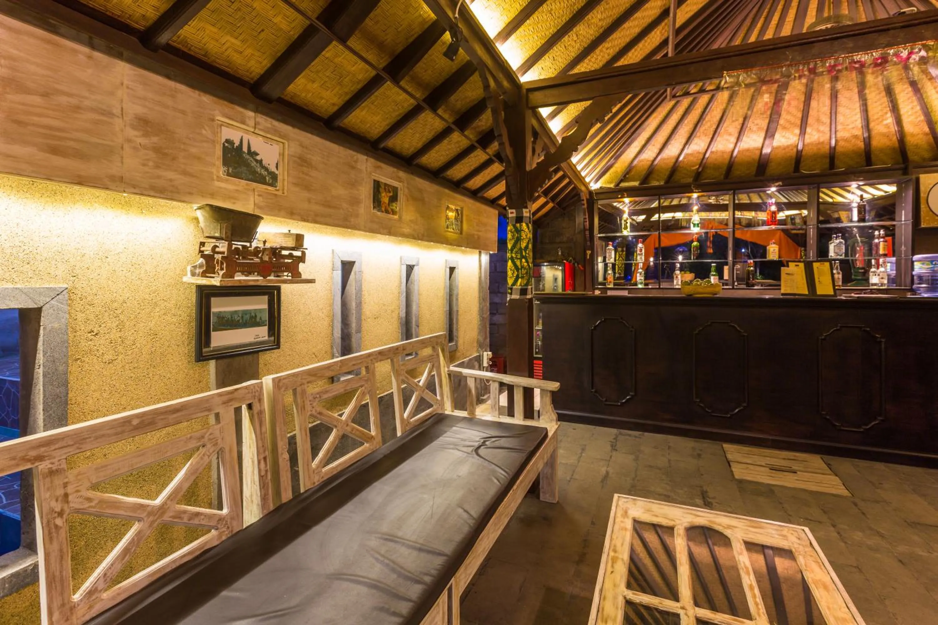 Lounge or bar in Kubuku Eco Dive Lodge and Yoga