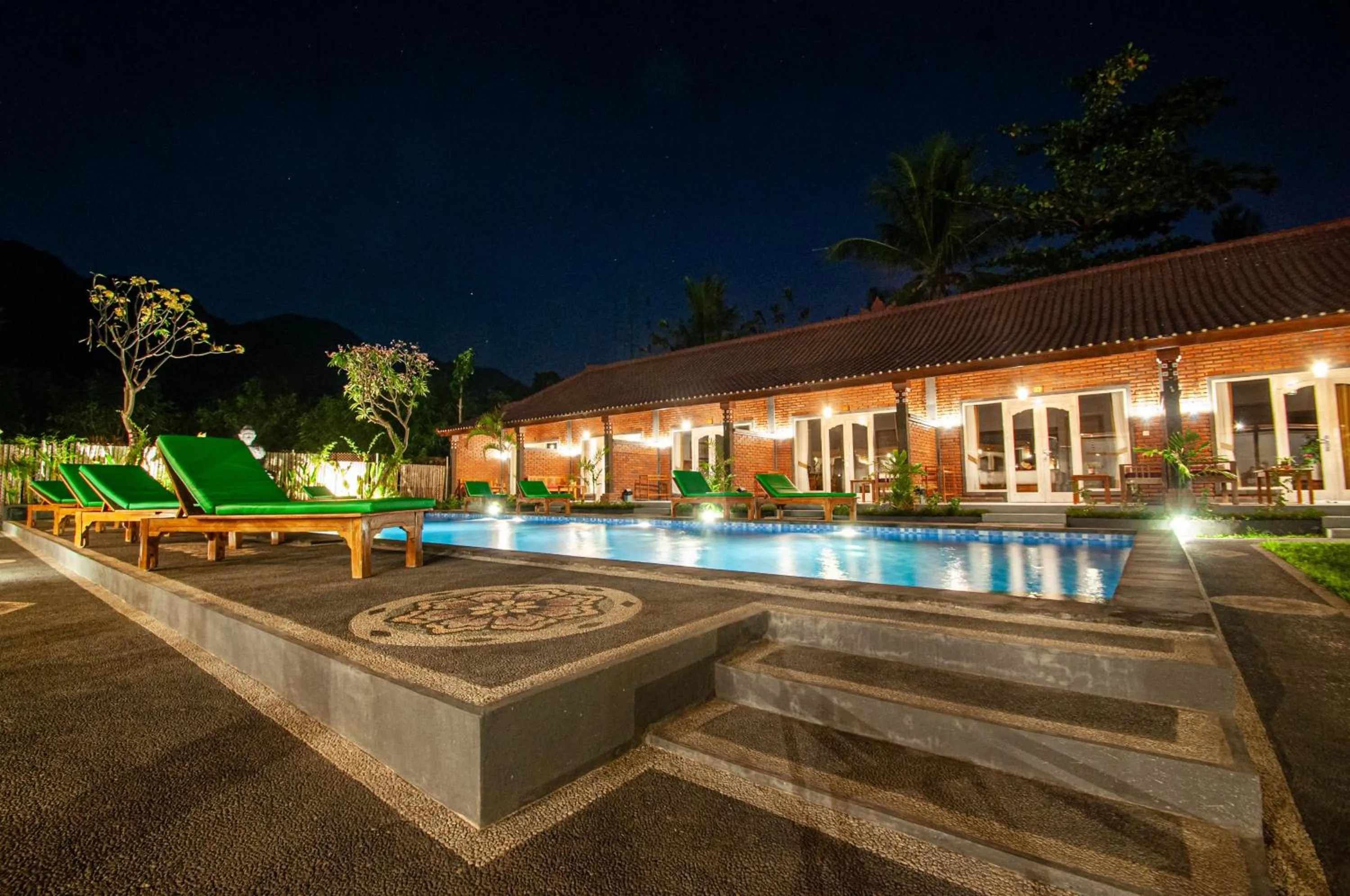 Swimming pool in Kubuku Eco Dive Lodge and Yoga