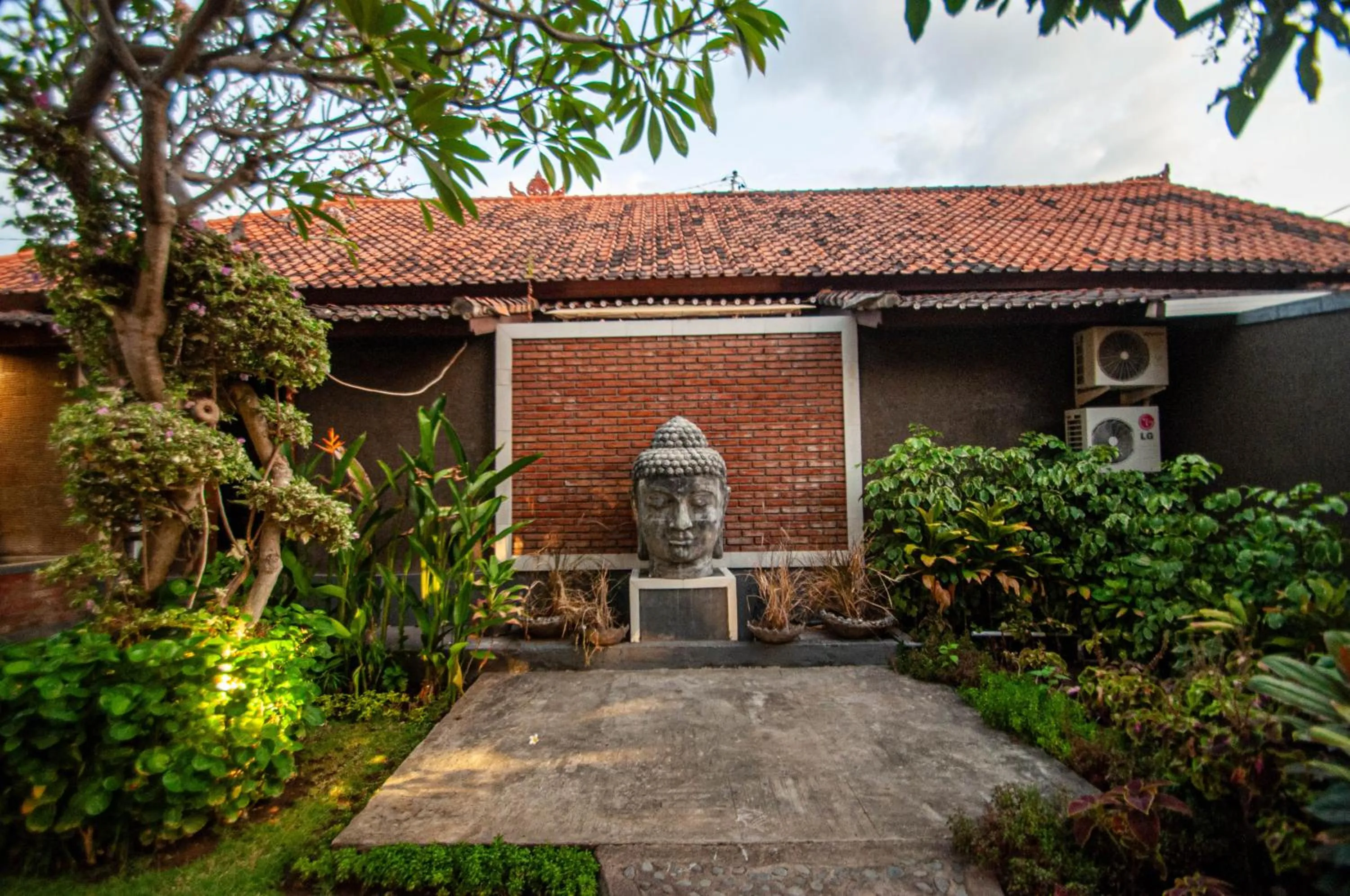 Garden view in Kubuku Eco Dive Lodge and Yoga