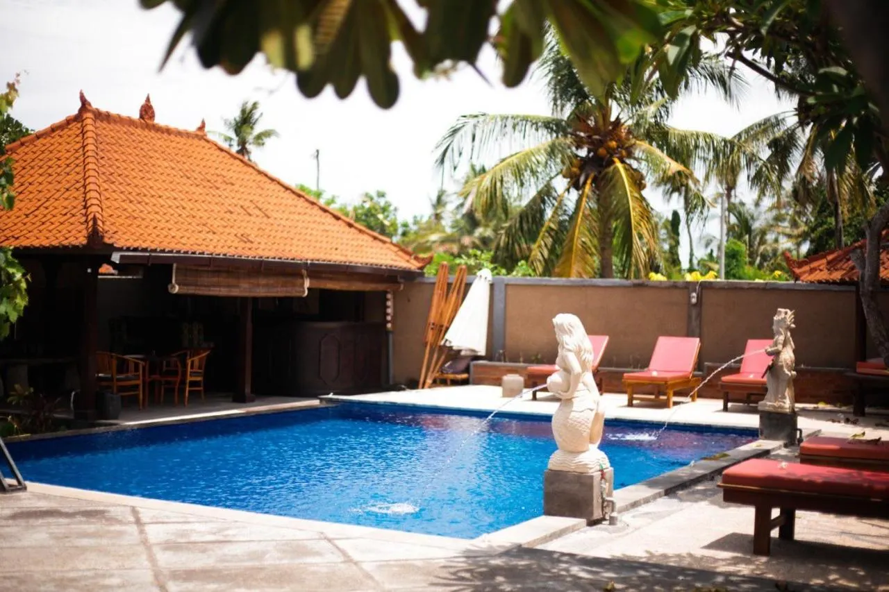 Swimming pool in Kubuku Eco Dive Lodge and Yoga