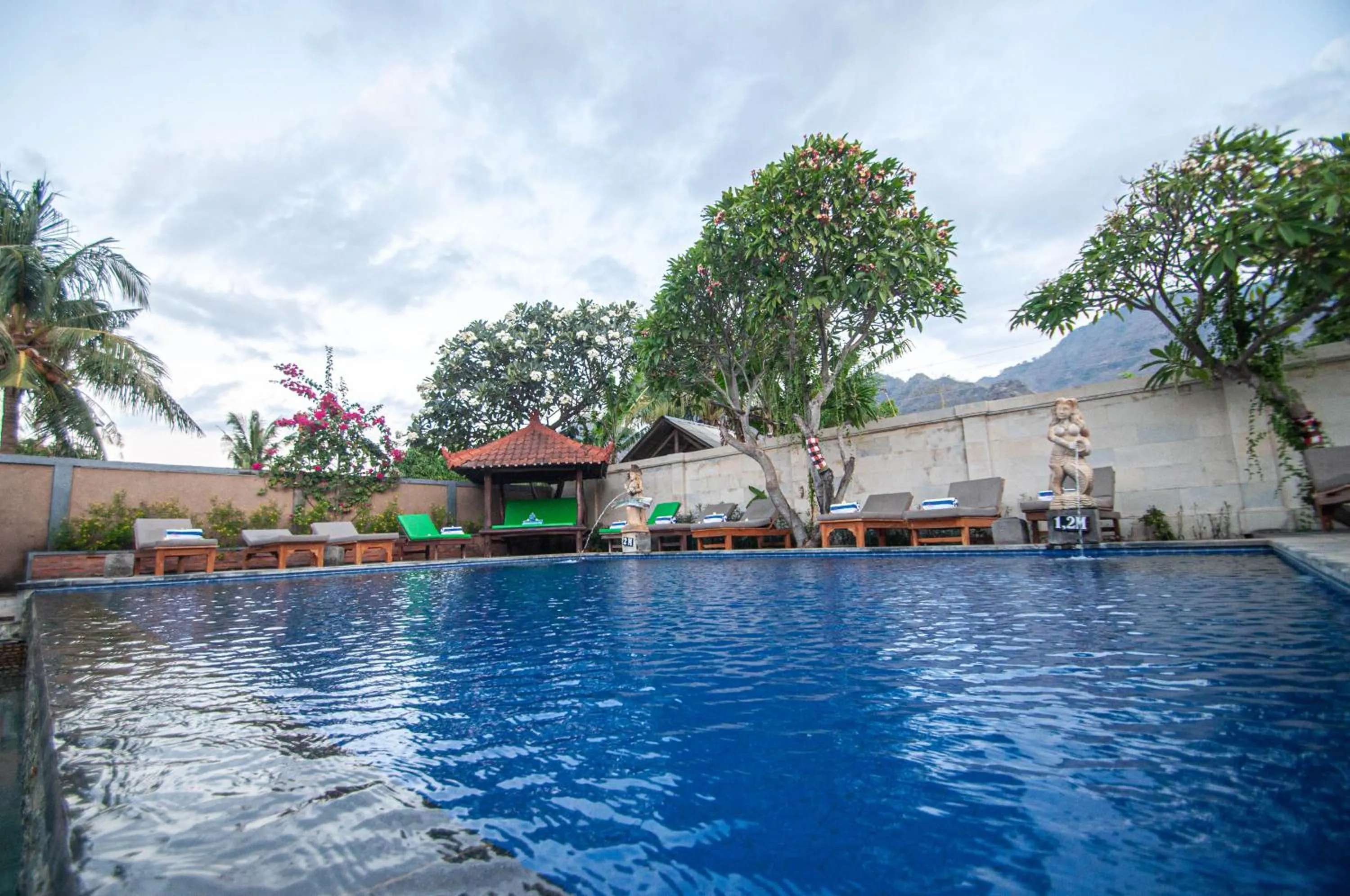 Swimming pool in Kubuku Eco Dive Lodge and Yoga
