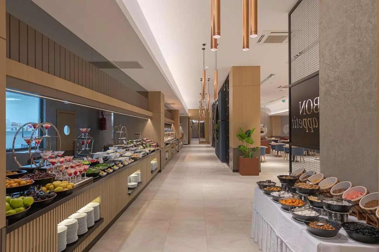 Food and drinks in Belek Beach Resort Hotel