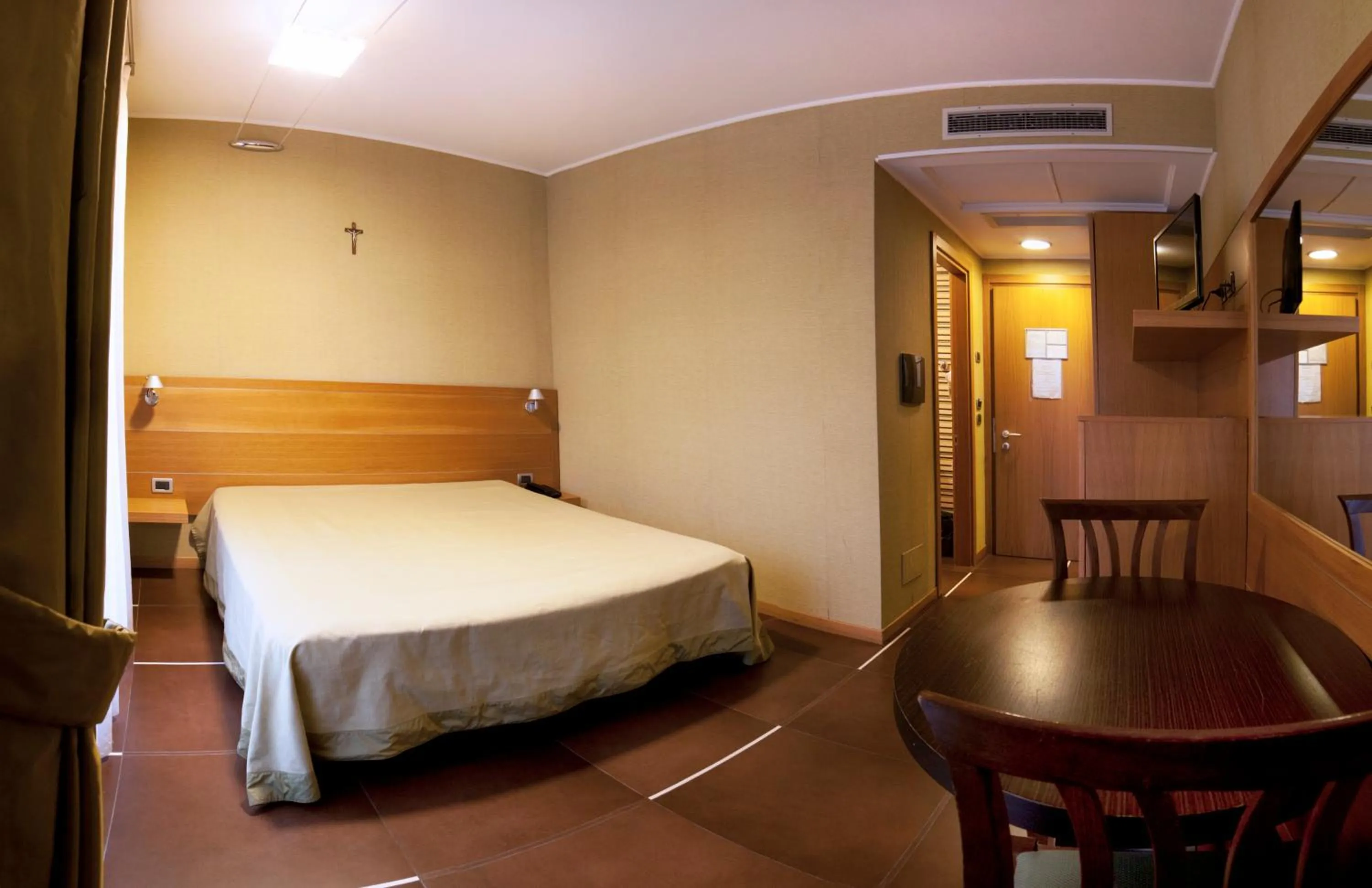 Decorative detail, Bed in Hotel Villa San Pietro