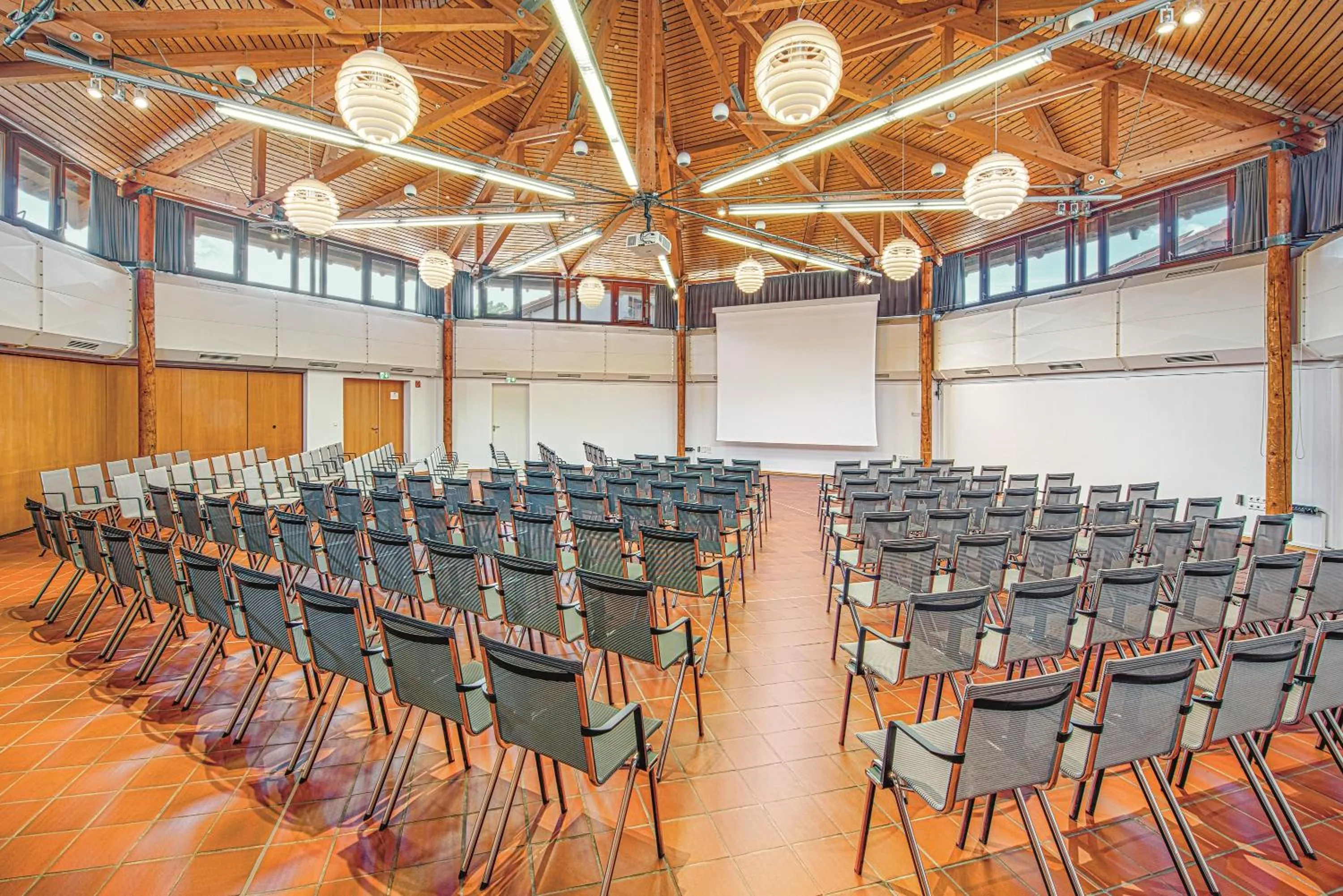 Business facilities in Hohenwart Forum