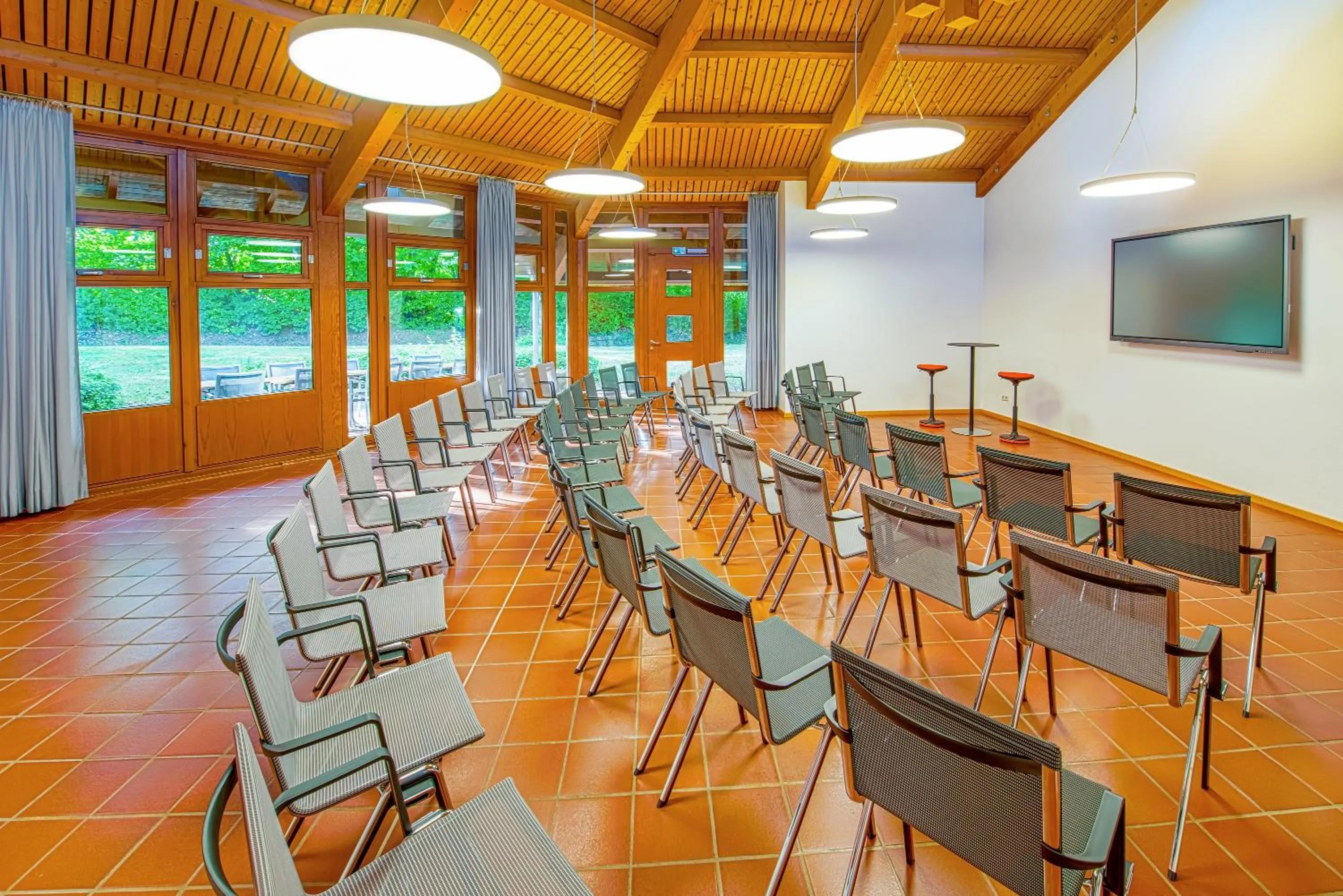 Business facilities in Hohenwart Forum