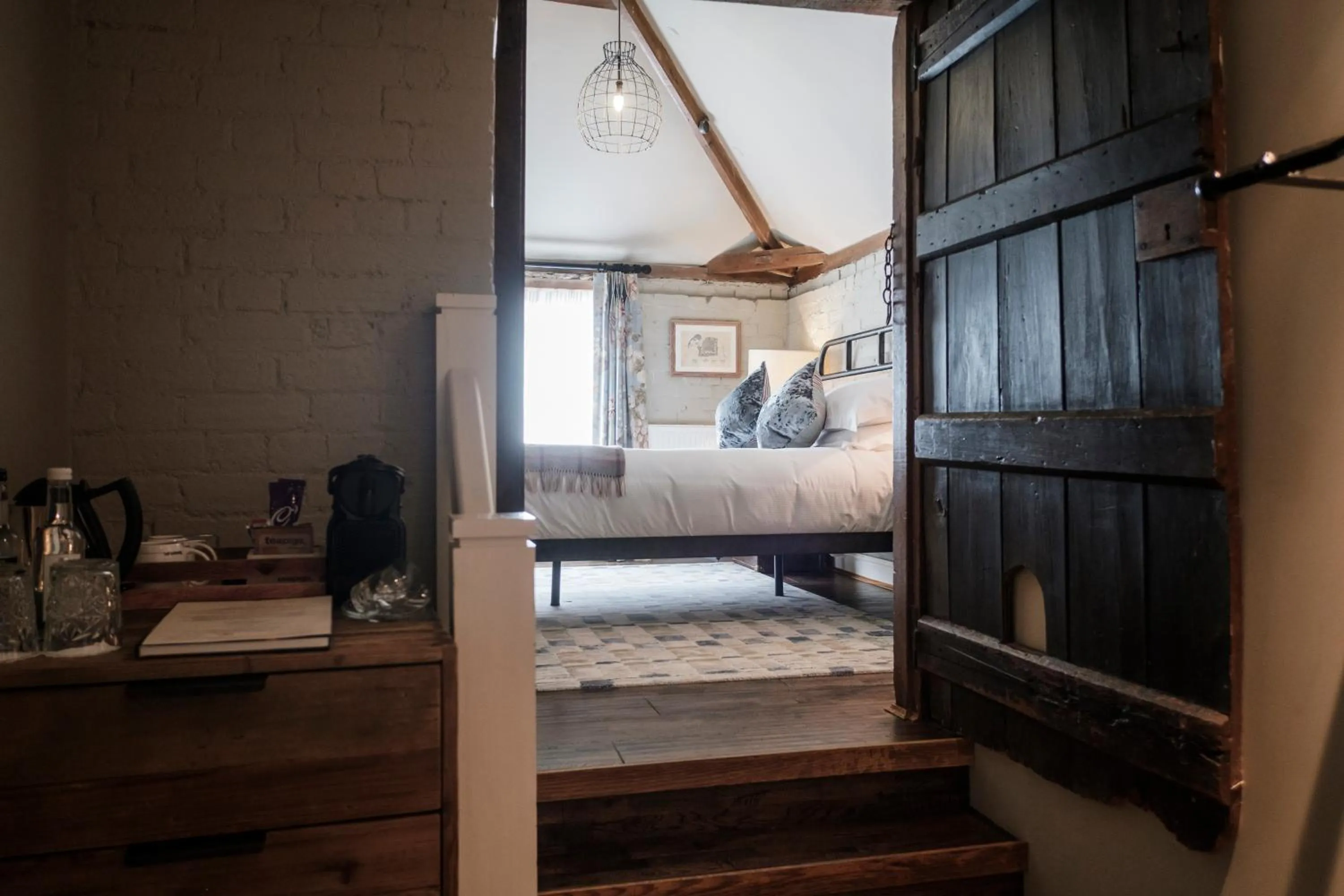 Bedroom, Bed in Hinds Head