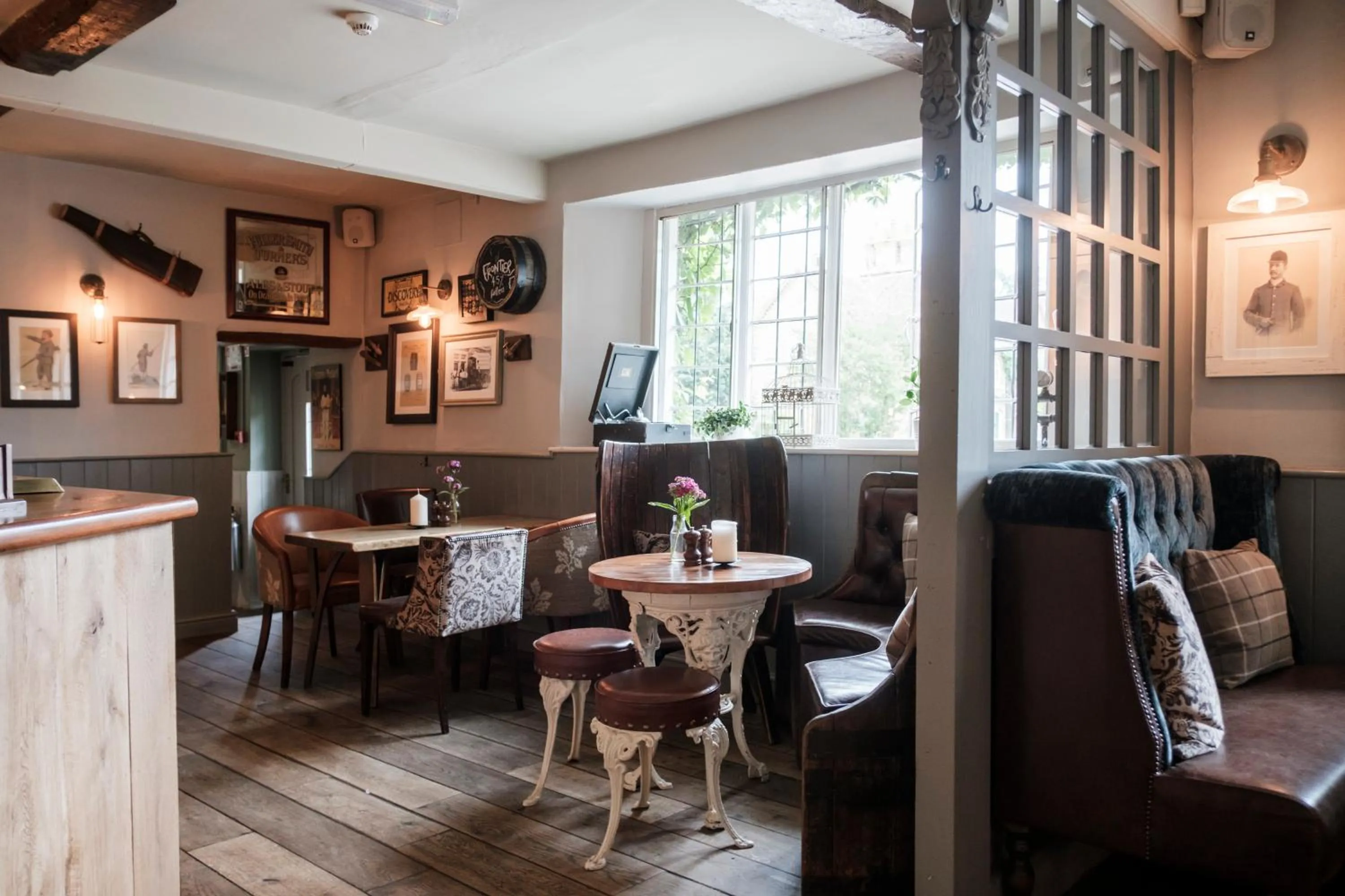 Lounge or bar in Hinds Head