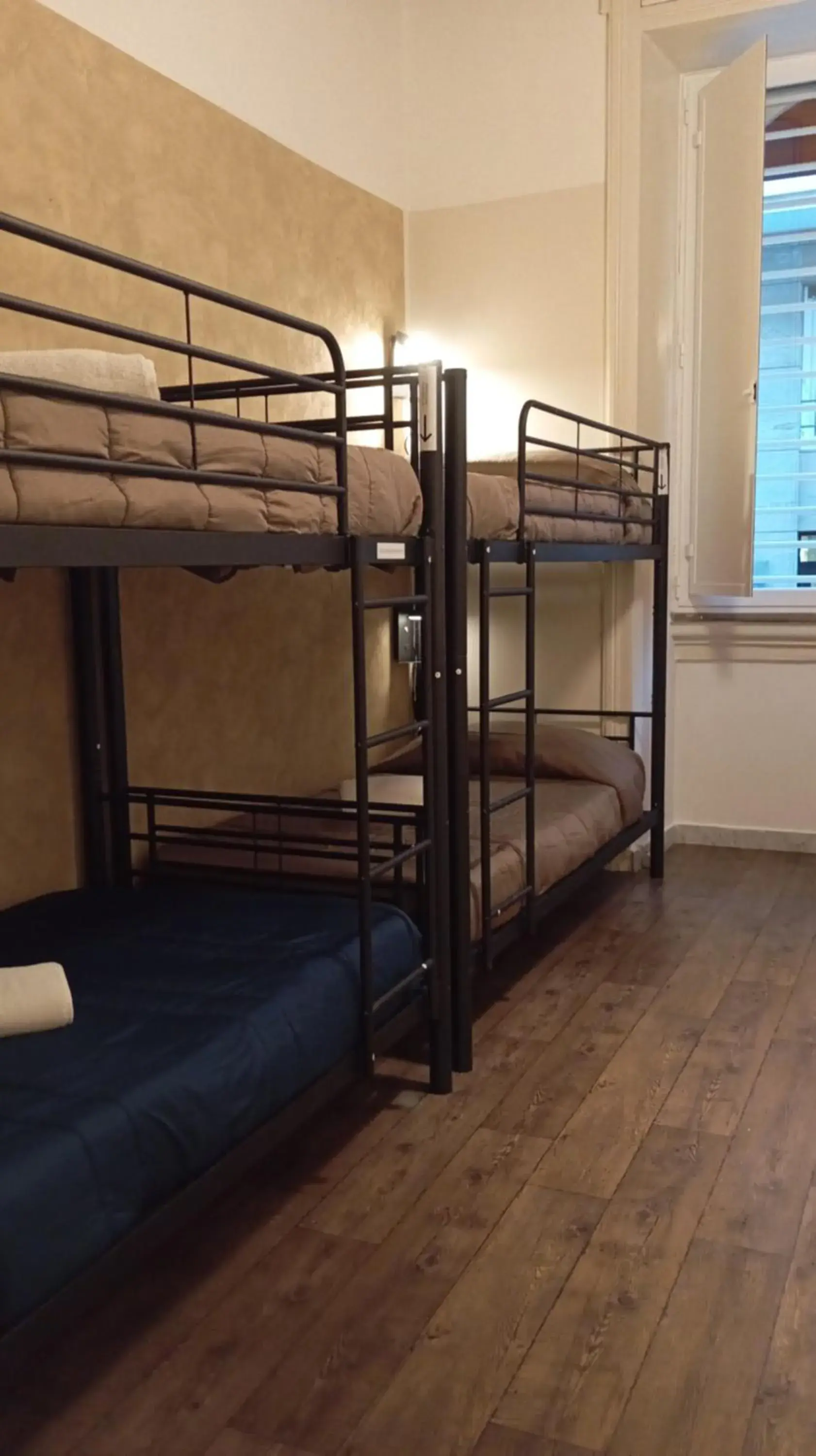 Bed in 6-Bed Female Dormitory Room in CconfortHotels Host Dolci Risvegli Bed in 6-Bed Female Dormitory Room in CconfortHotels Host Dolci Risvegli