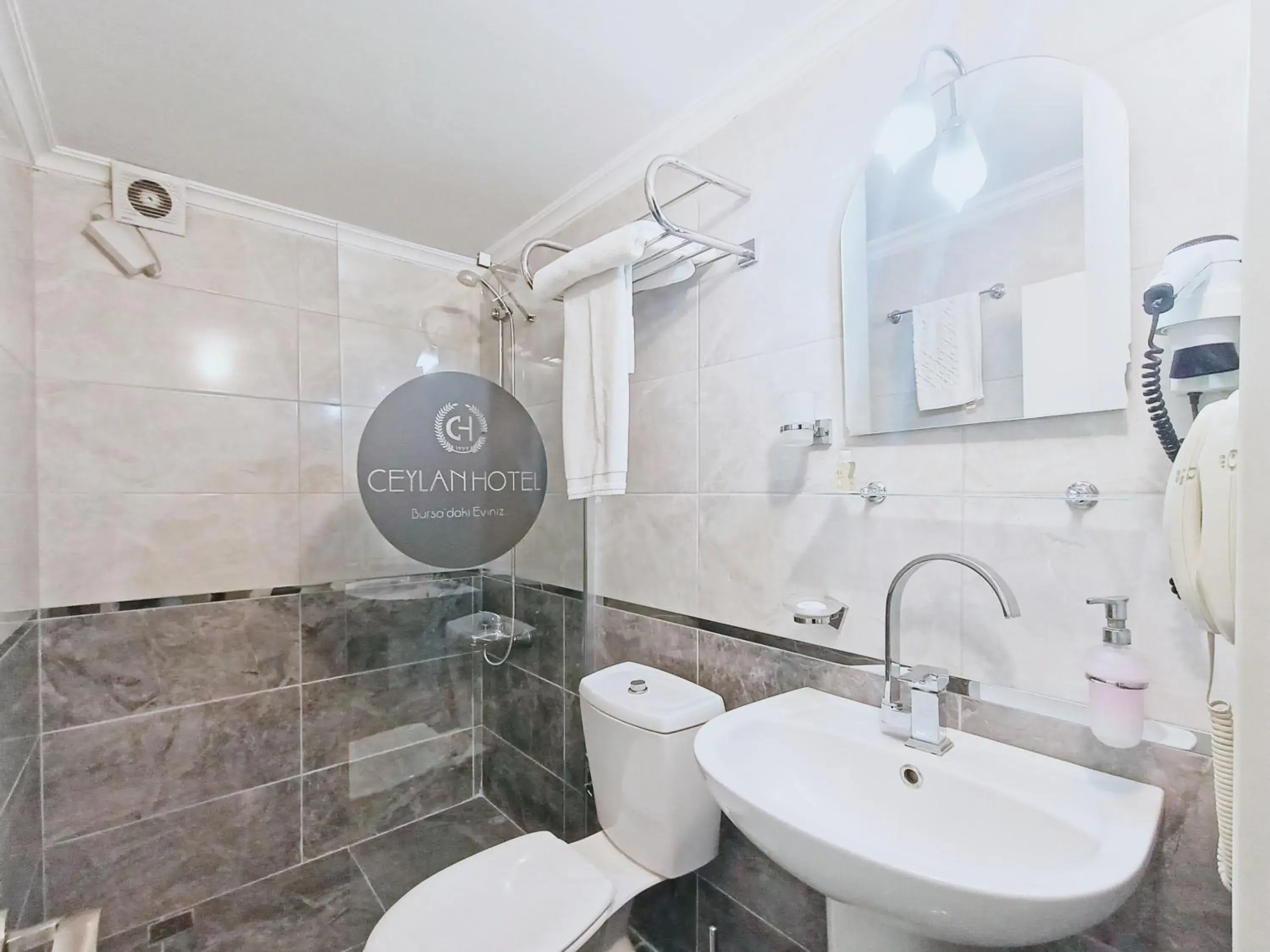 Premium Quadruple Room in Ceylan Hotel Premium Quadruple Room in Ceylan Hotel