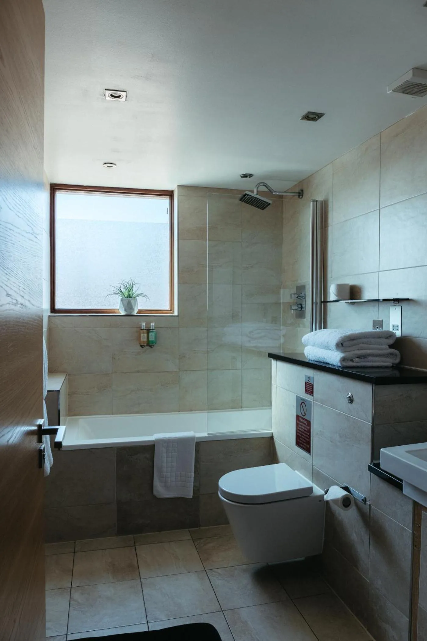 Bathroom in Posh Pads - Liverpool 1 - Apart-Hotel