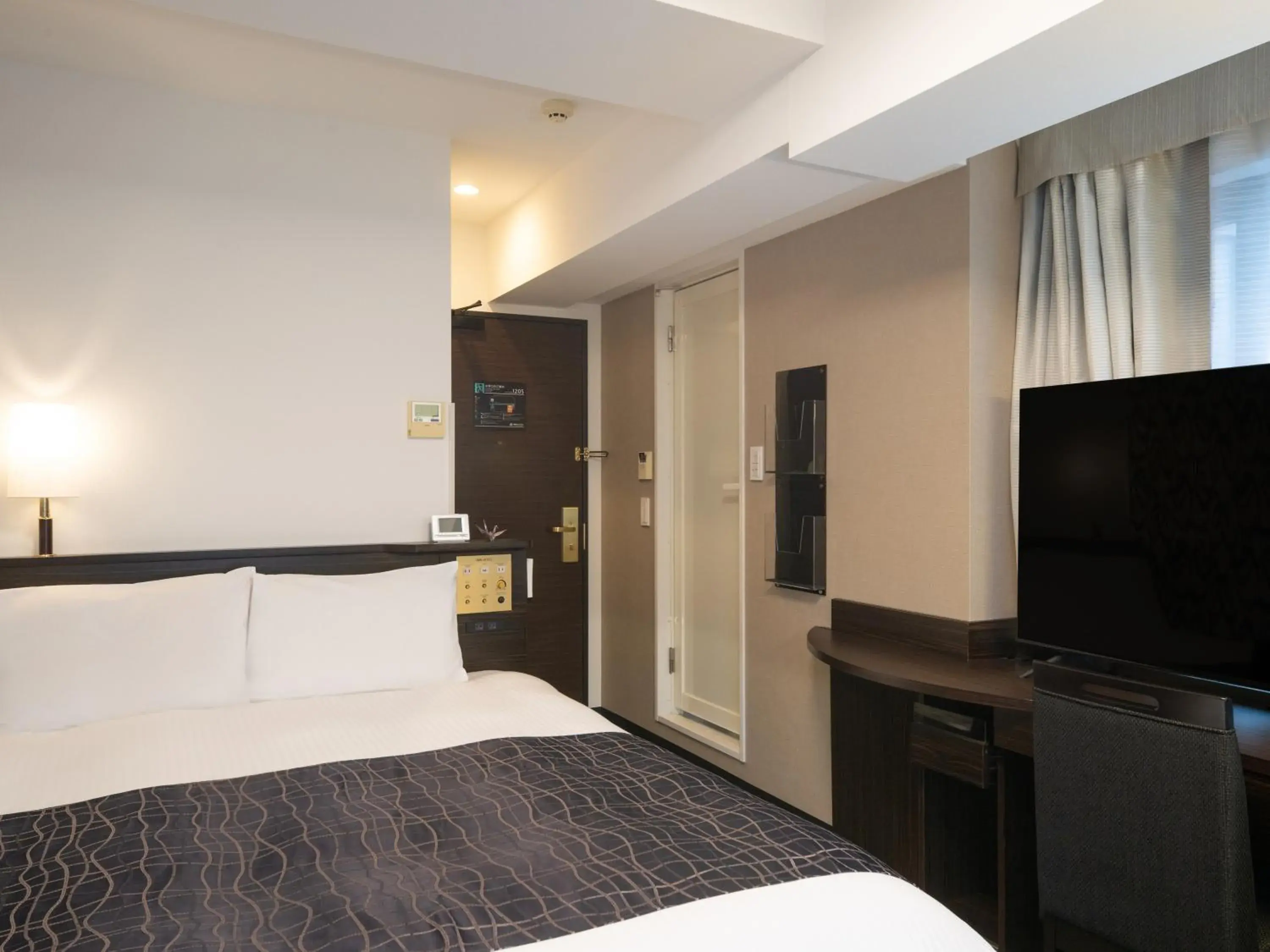 Superior Double Room - single occupancy - Non-Smoking in APA Hotel Shimbashi Onarimon Superior Double Room - single occupancy - Non-Smoking in APA Hotel Shimbashi Onarimon