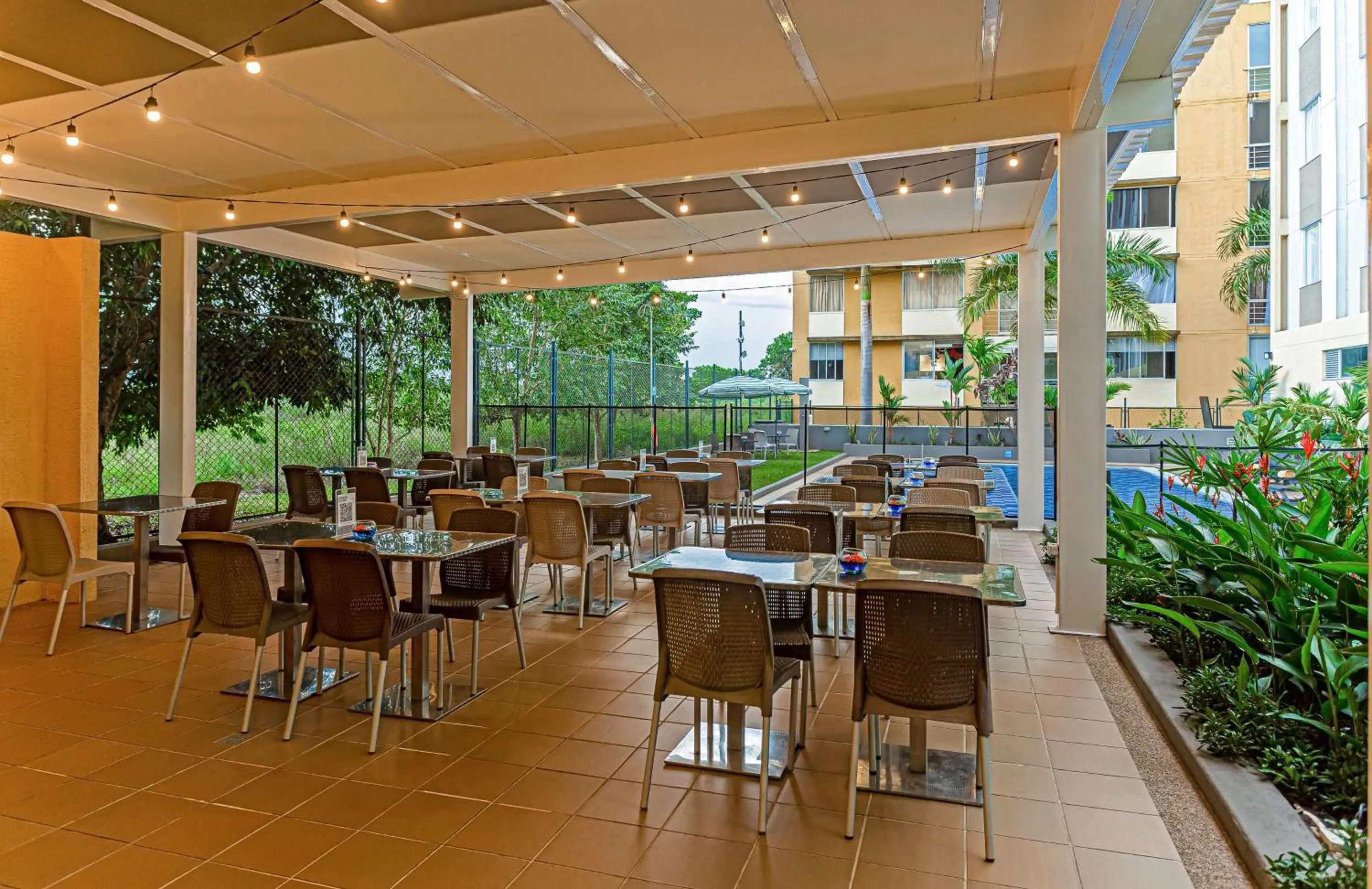 Restaurant/places to eat in Best Western Puerto Gaitan