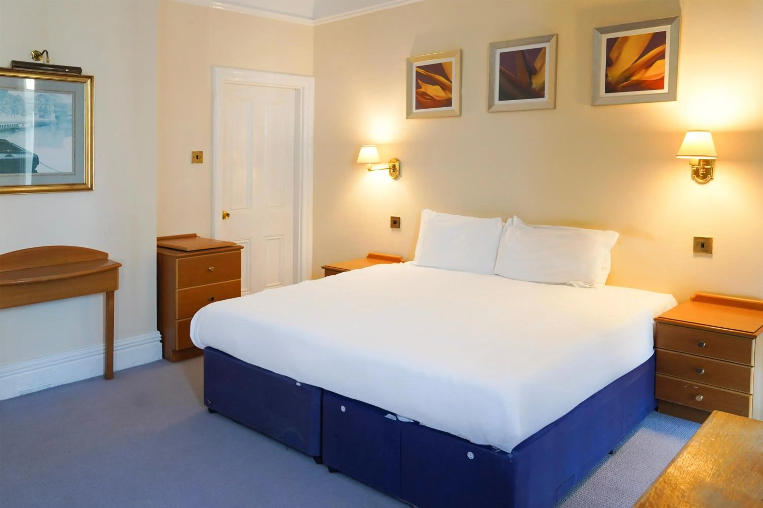 Bedroom, Bed in OYO Langford Hotel, Brighton & Hove
