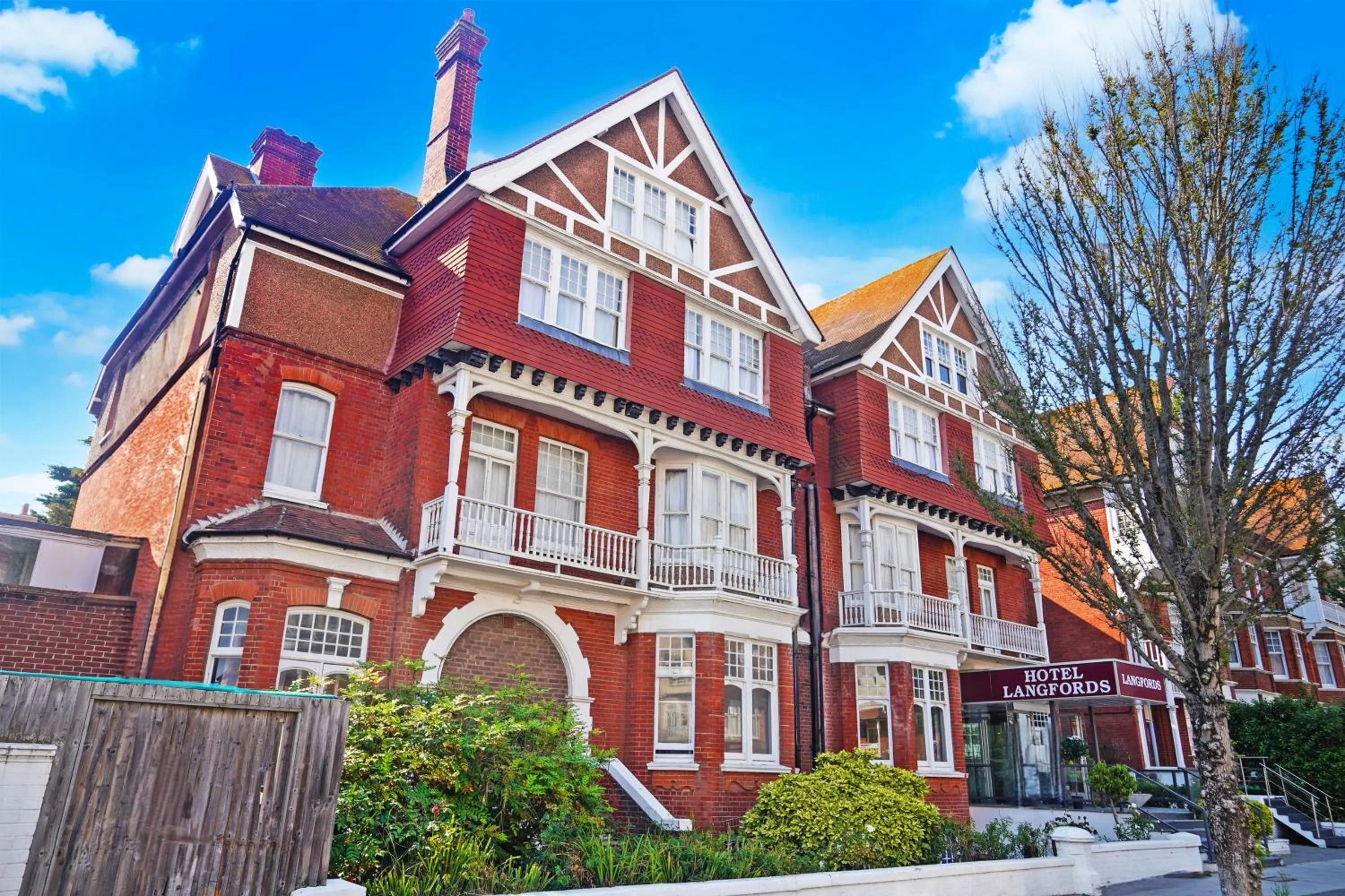 Facade/entrance in OYO Langford Hotel, Brighton & Hove