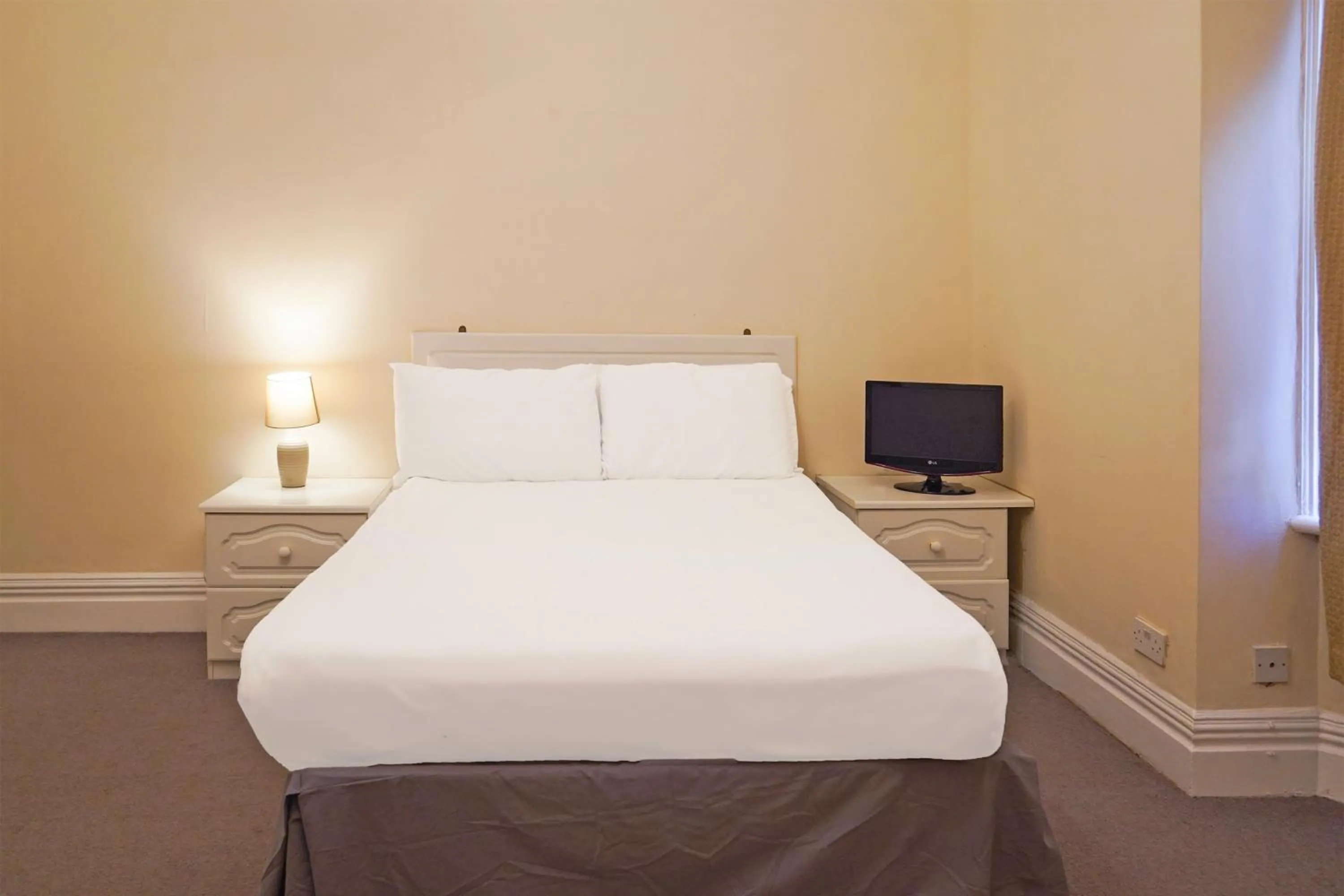 Bedroom, Bed in OYO Langford Hotel, Brighton & Hove