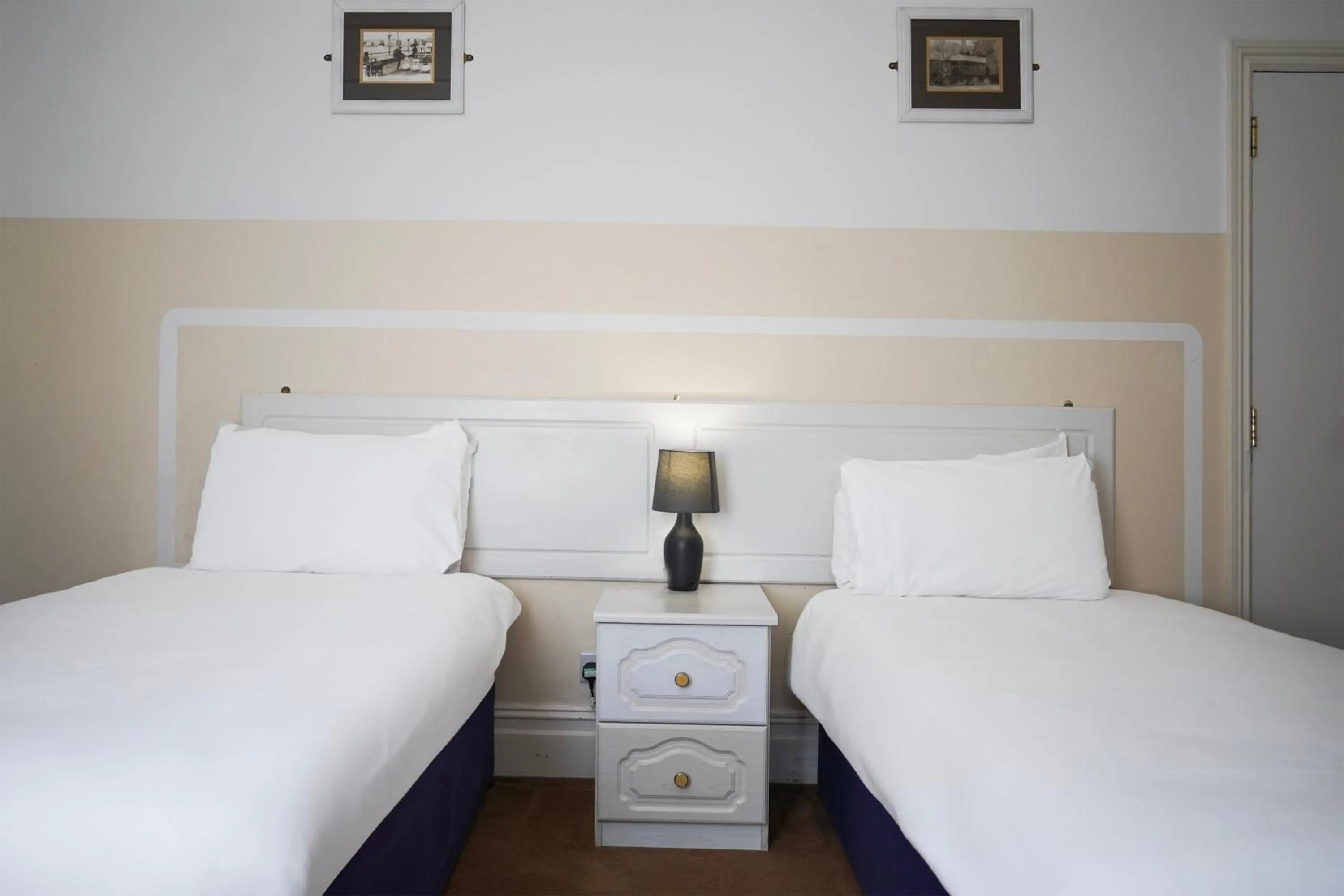 Bedroom, Bed in OYO Langford Hotel, Brighton & Hove
