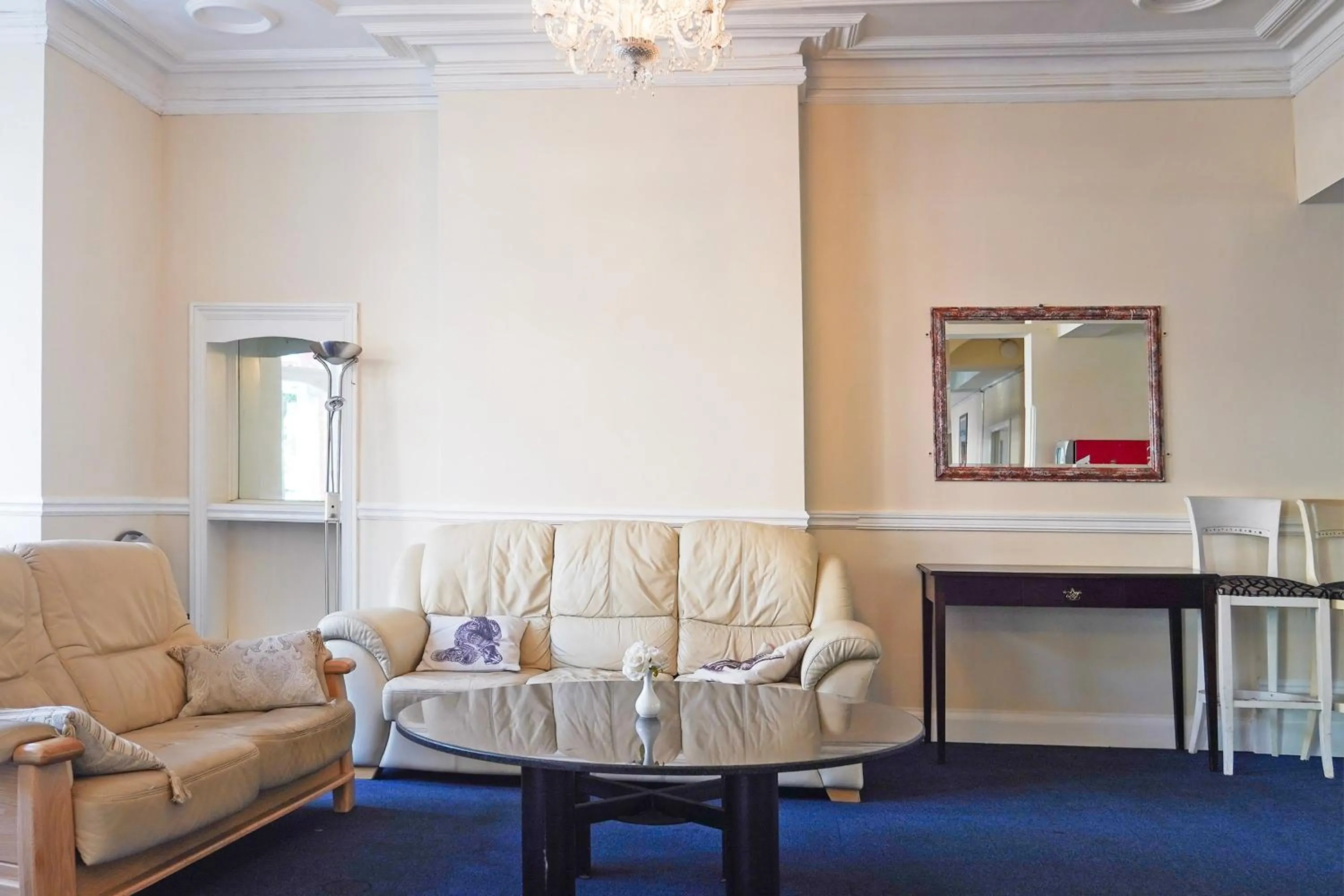 Lobby or reception in OYO Langford Hotel, Brighton & Hove