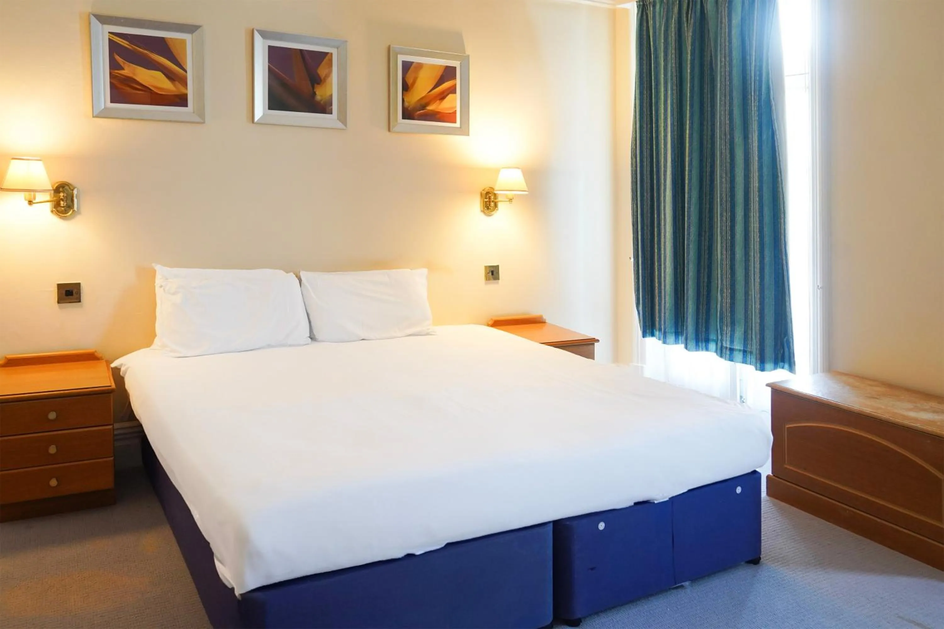 Bedroom, Bed in OYO Langford Hotel, Brighton & Hove