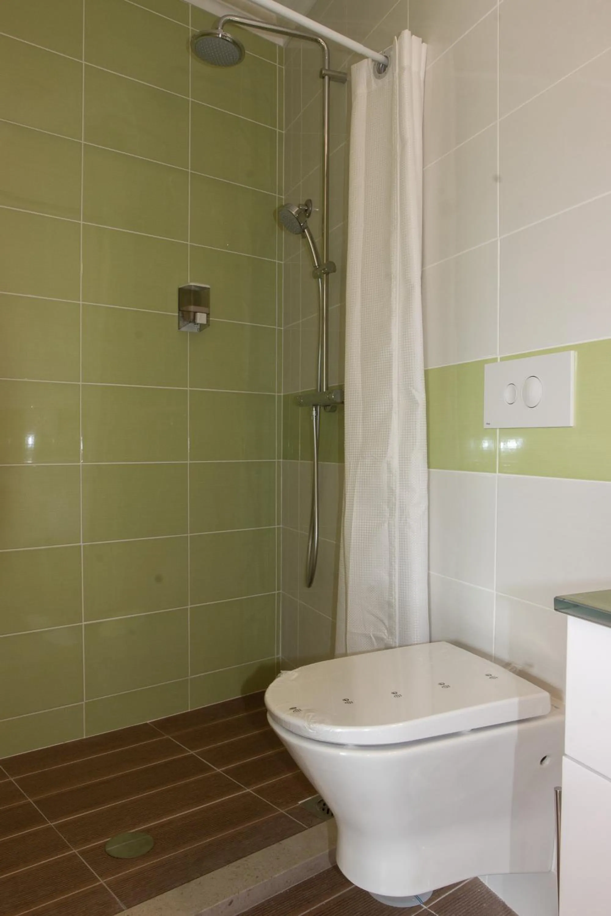 Bathroom in Tir Na Nog