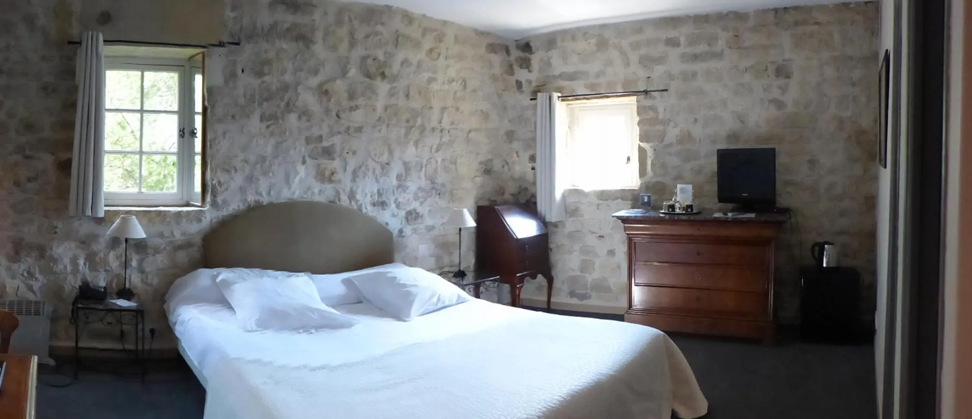 Day, Bed in Château d'Arpaillargues - TERITORIA