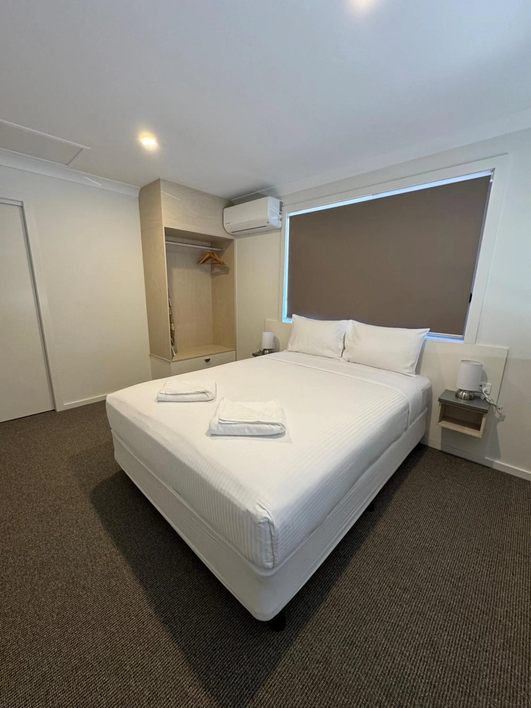 Bed in Golf View Motel