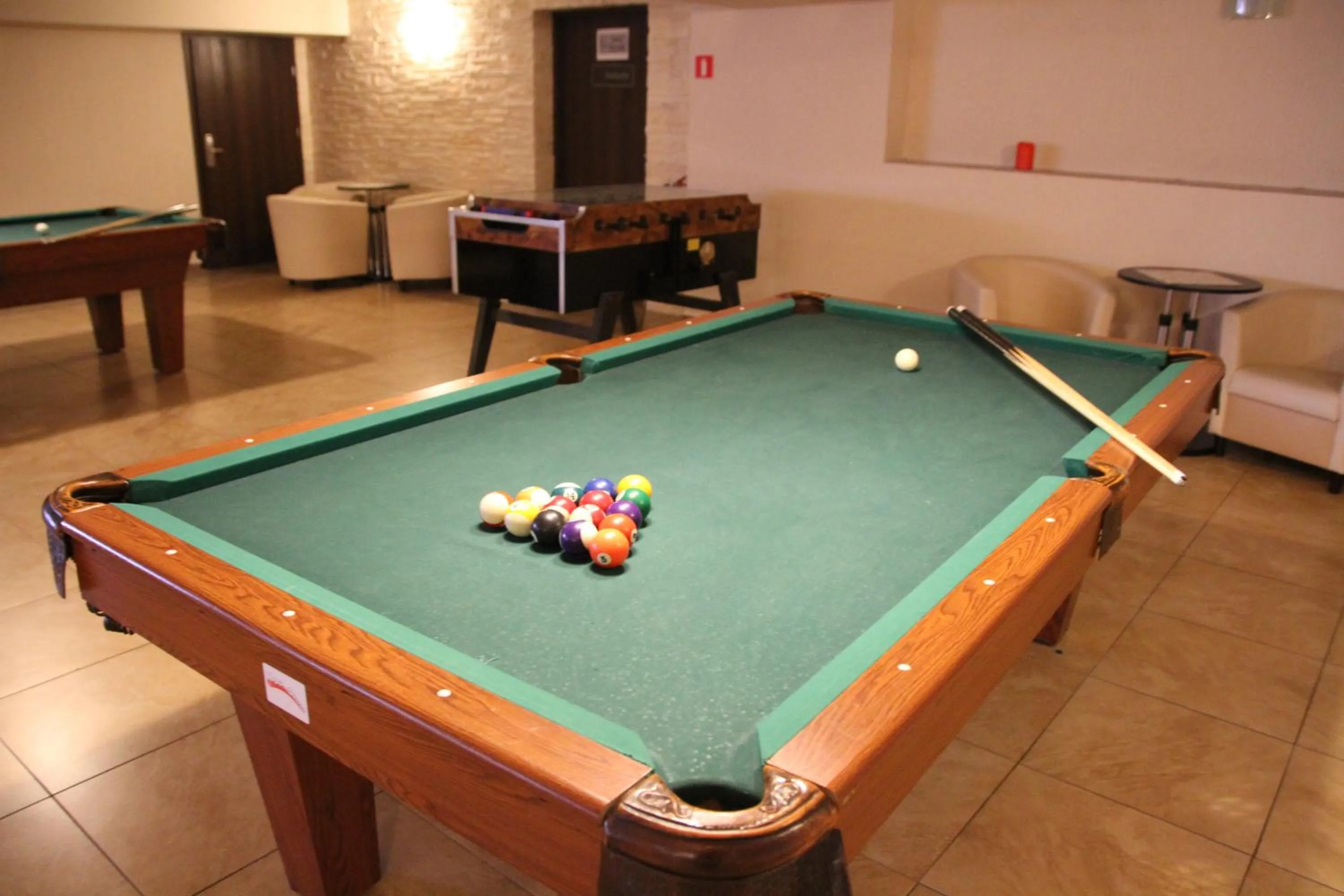 Billiard in Hotel Monet & Rubbens