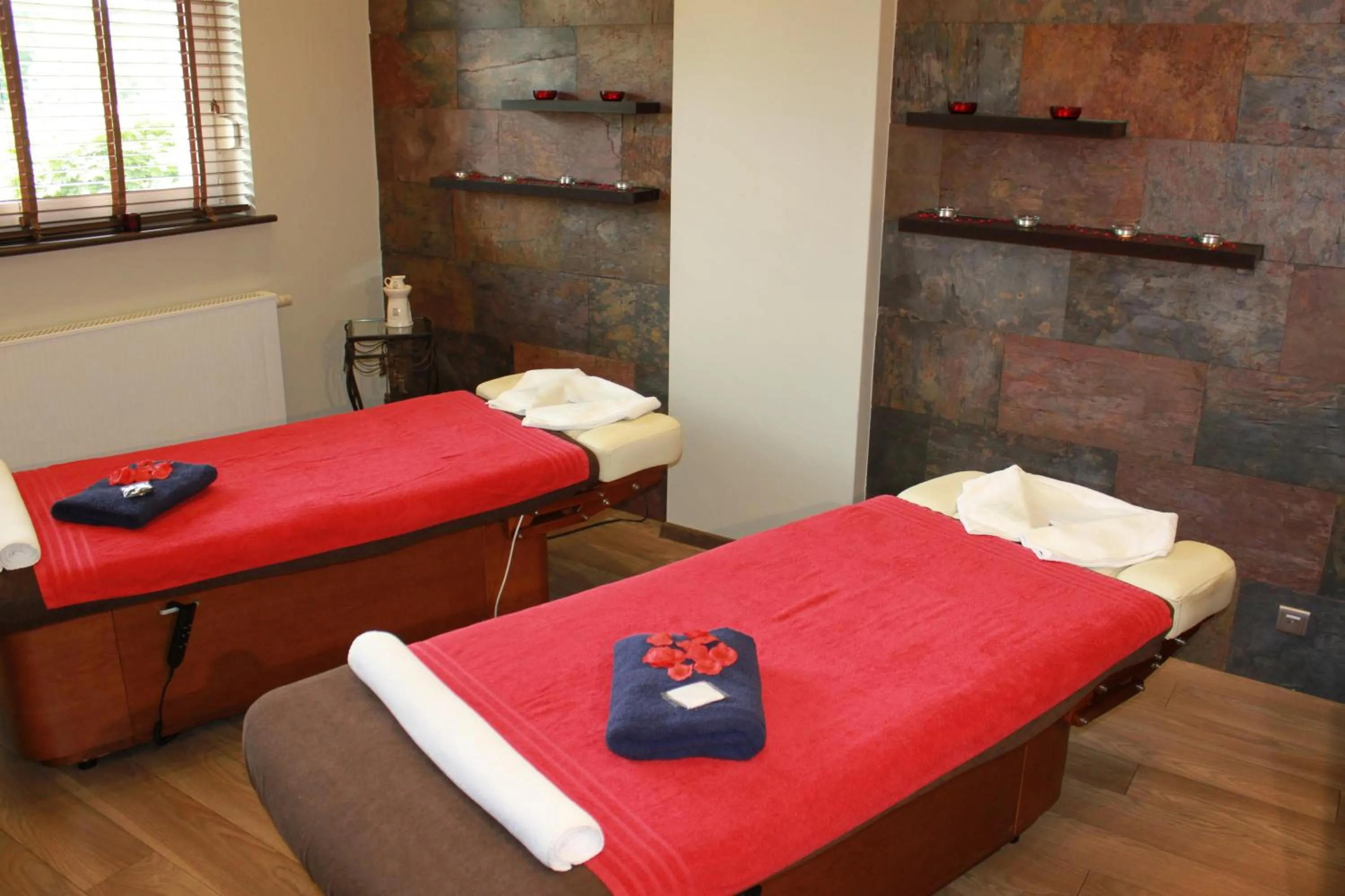 Massage, Bed in Hotel Monet & Rubbens