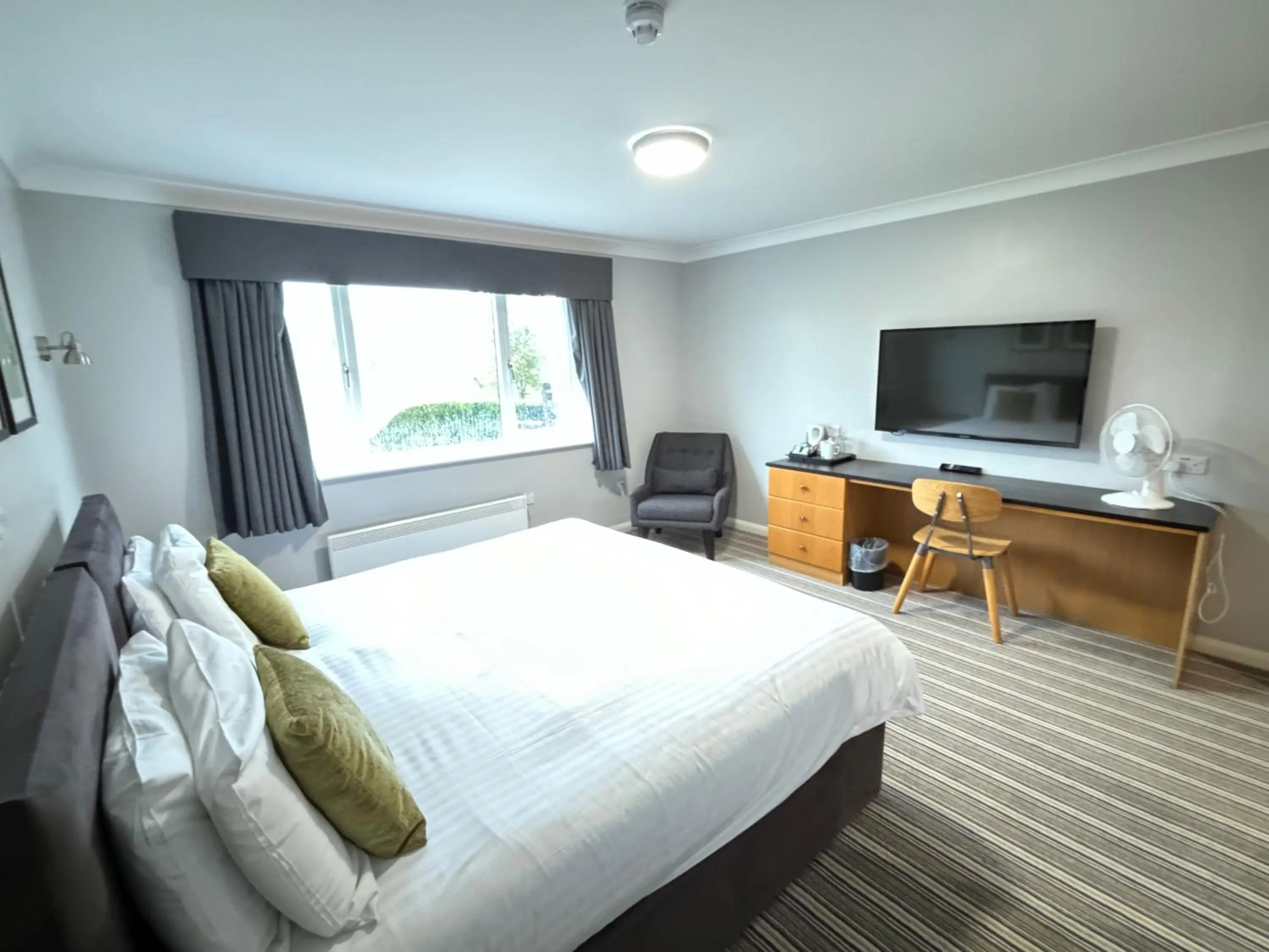 Bedroom, Bed in Greetham Valley