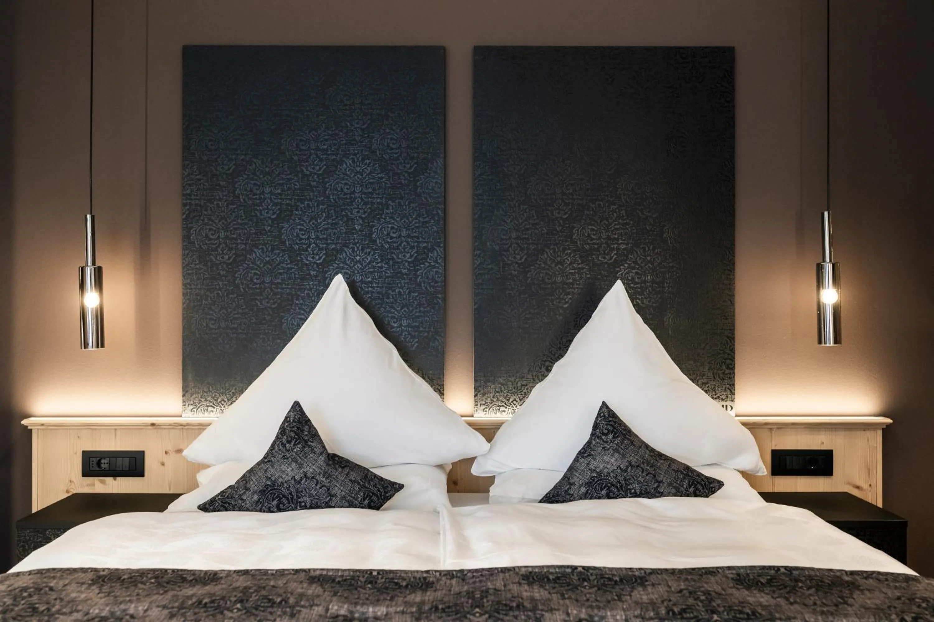 Bedroom, Bed in Alpstay - Hotel Acadia - Adults Mountain Home