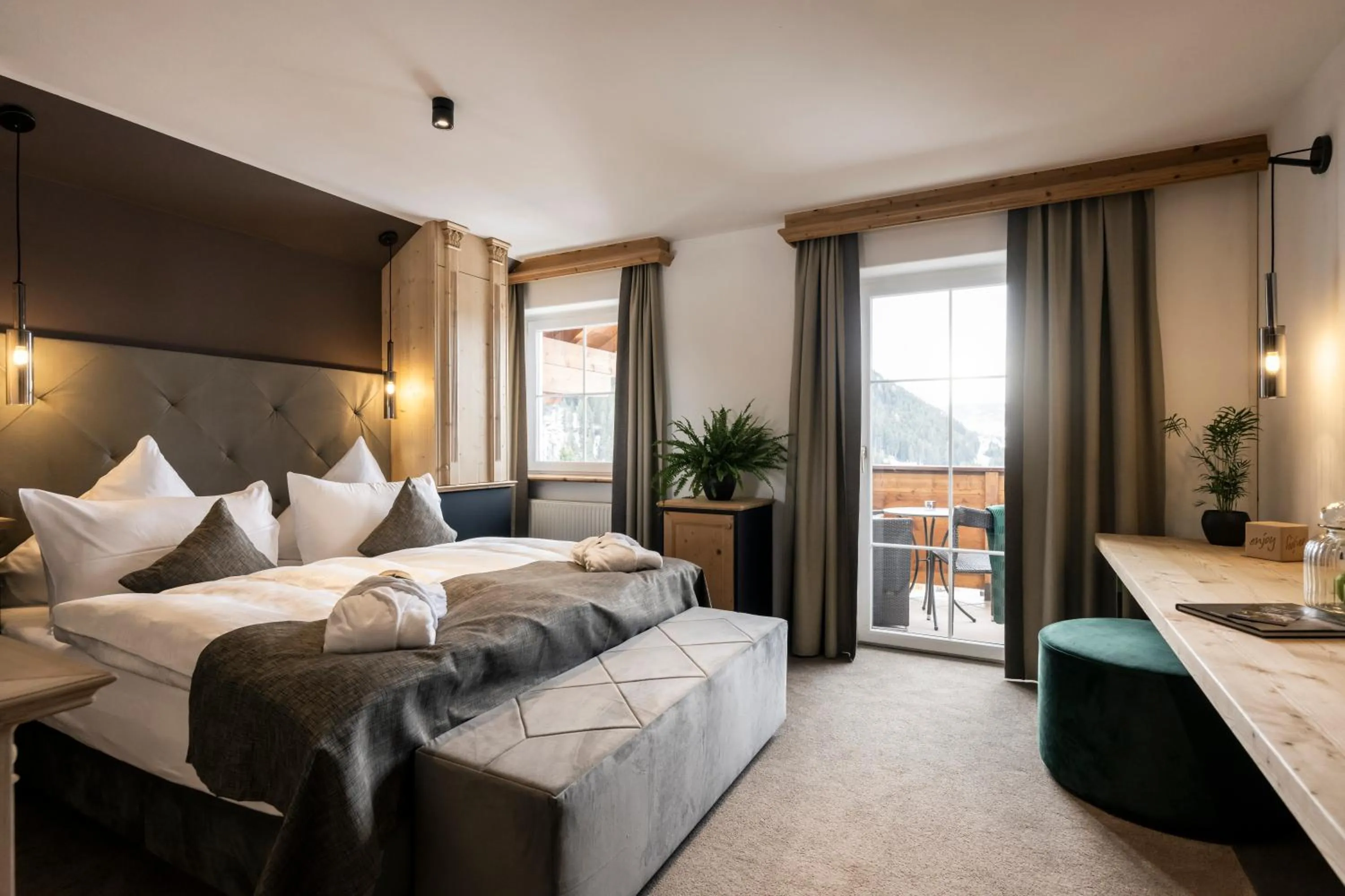 Bedroom, Bed in Alpstay - Hotel Acadia - Adults Mountain Home