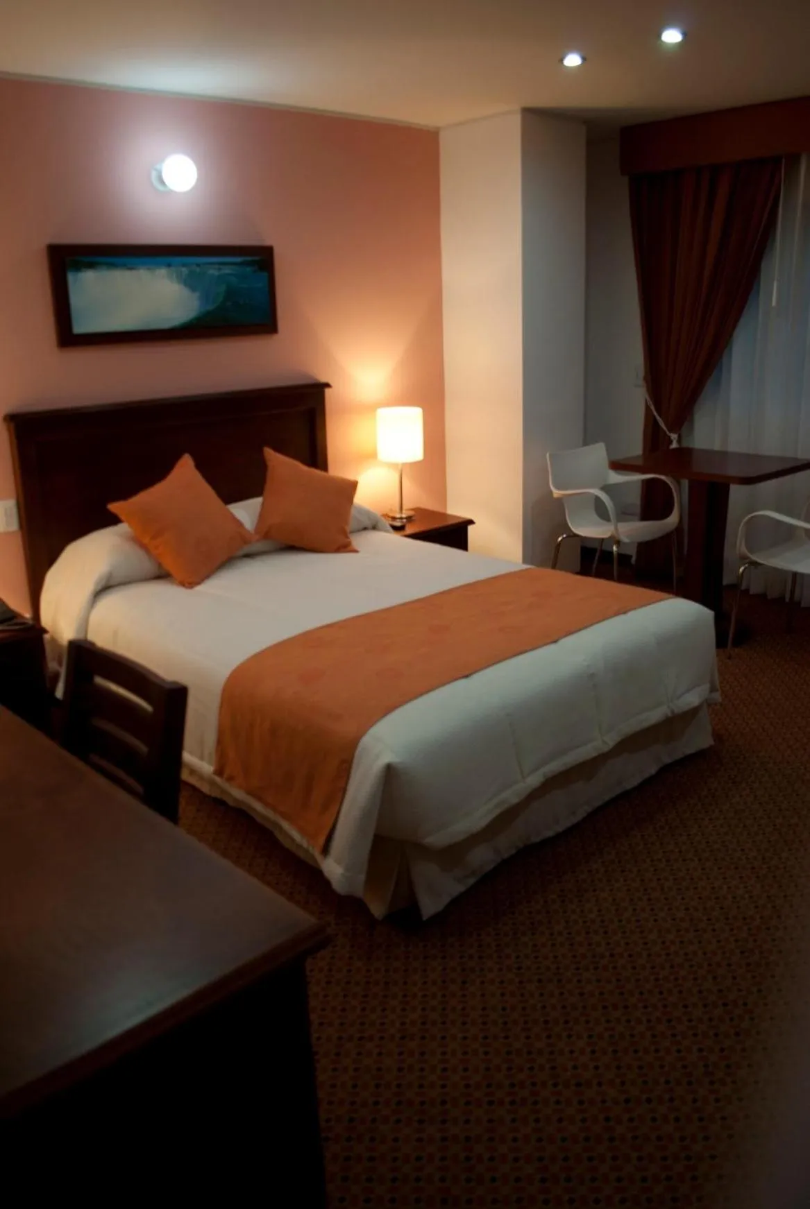 Bedroom, Bed in Blu Inn Hotel