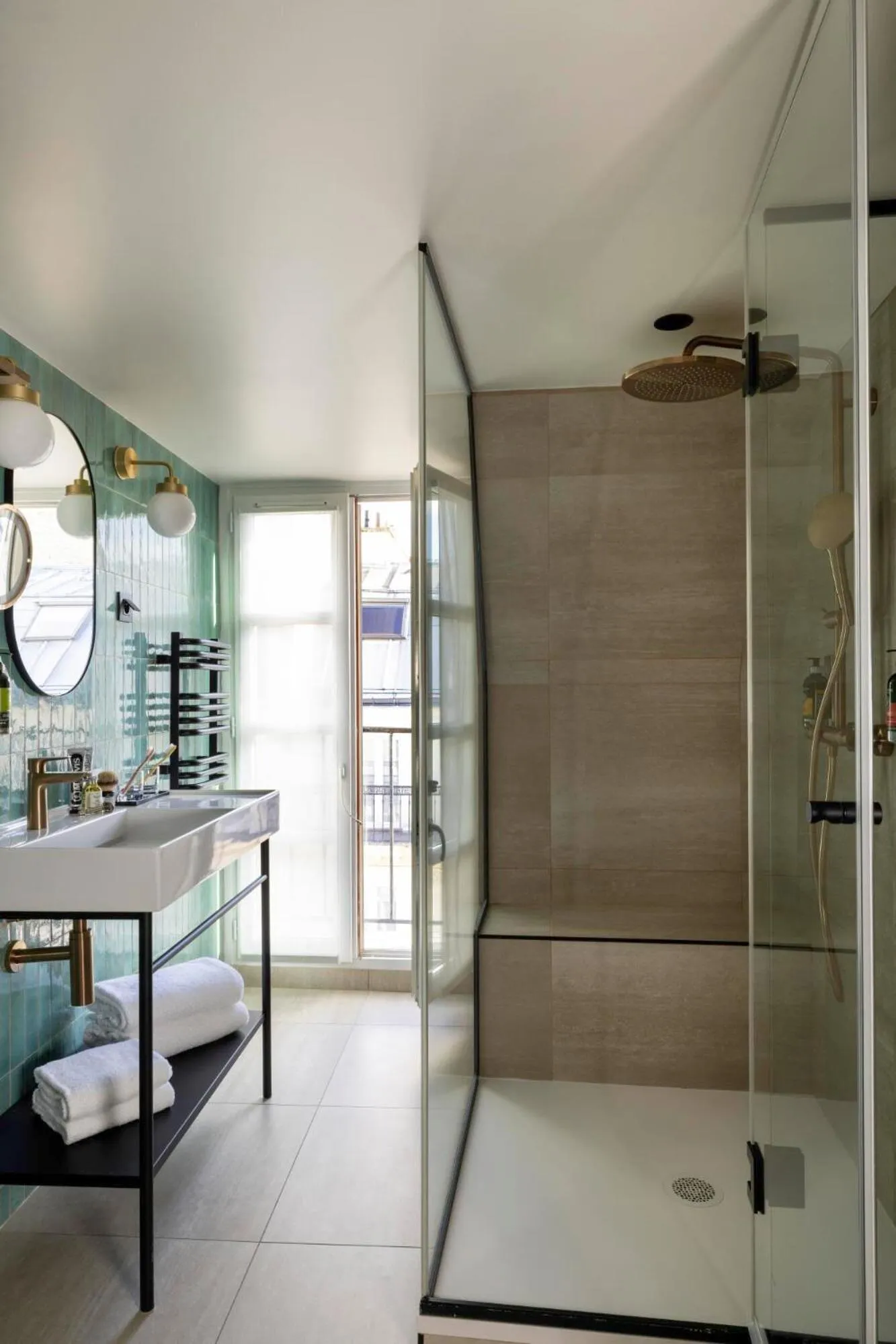 Shower in Hôtel Maxim Opéra