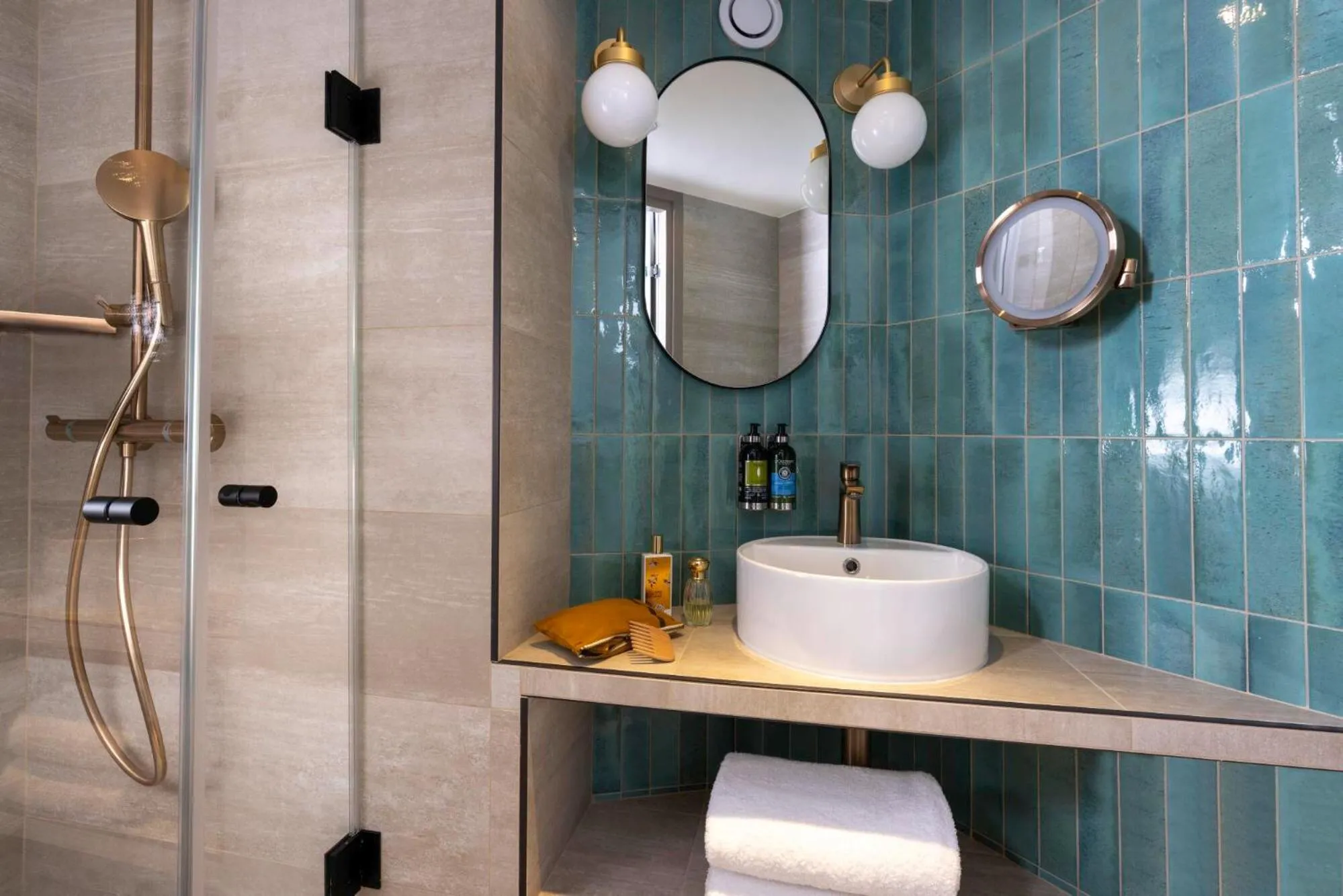 Shower in Hôtel Maxim Opéra