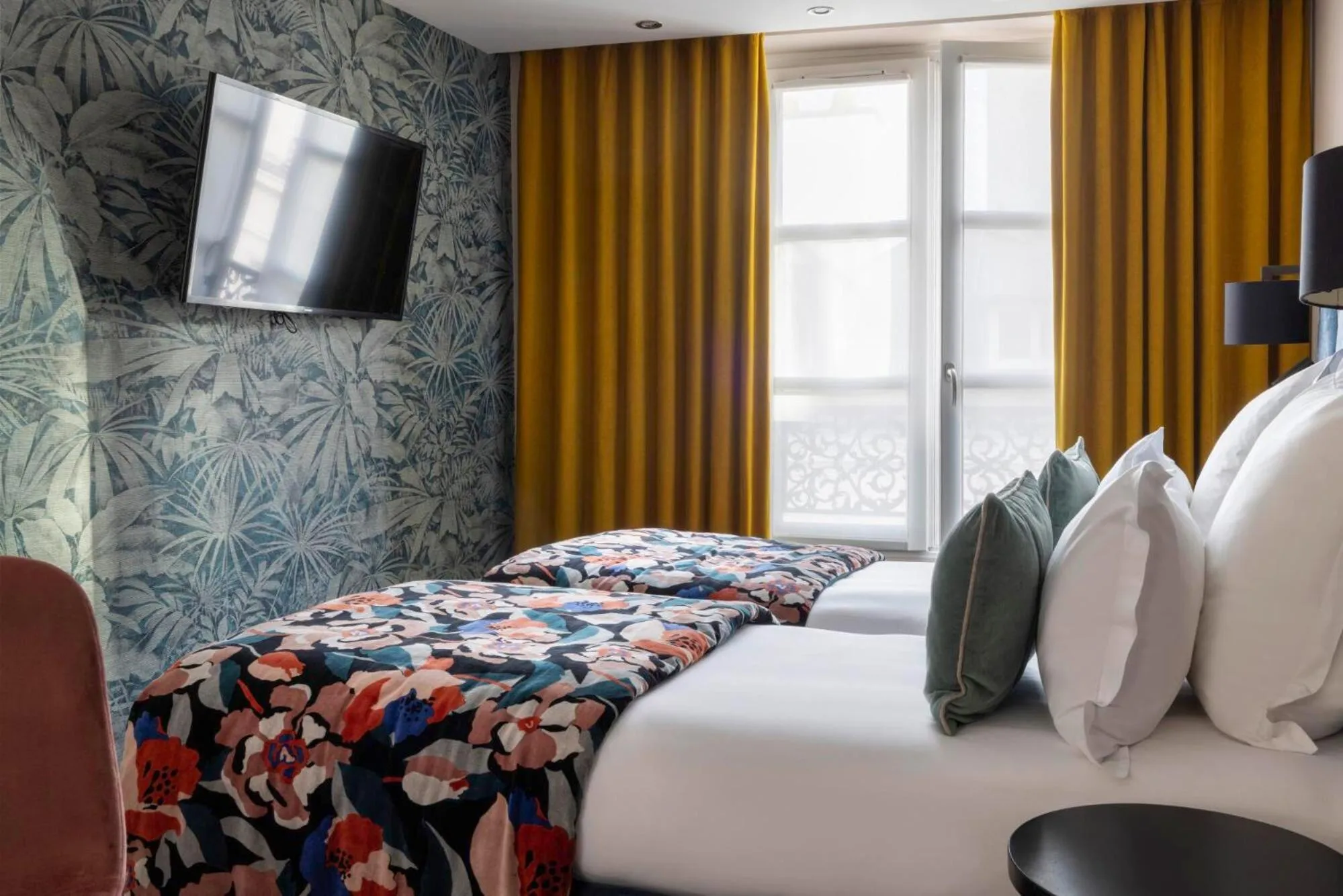 Bed in Hôtel Maxim Opéra