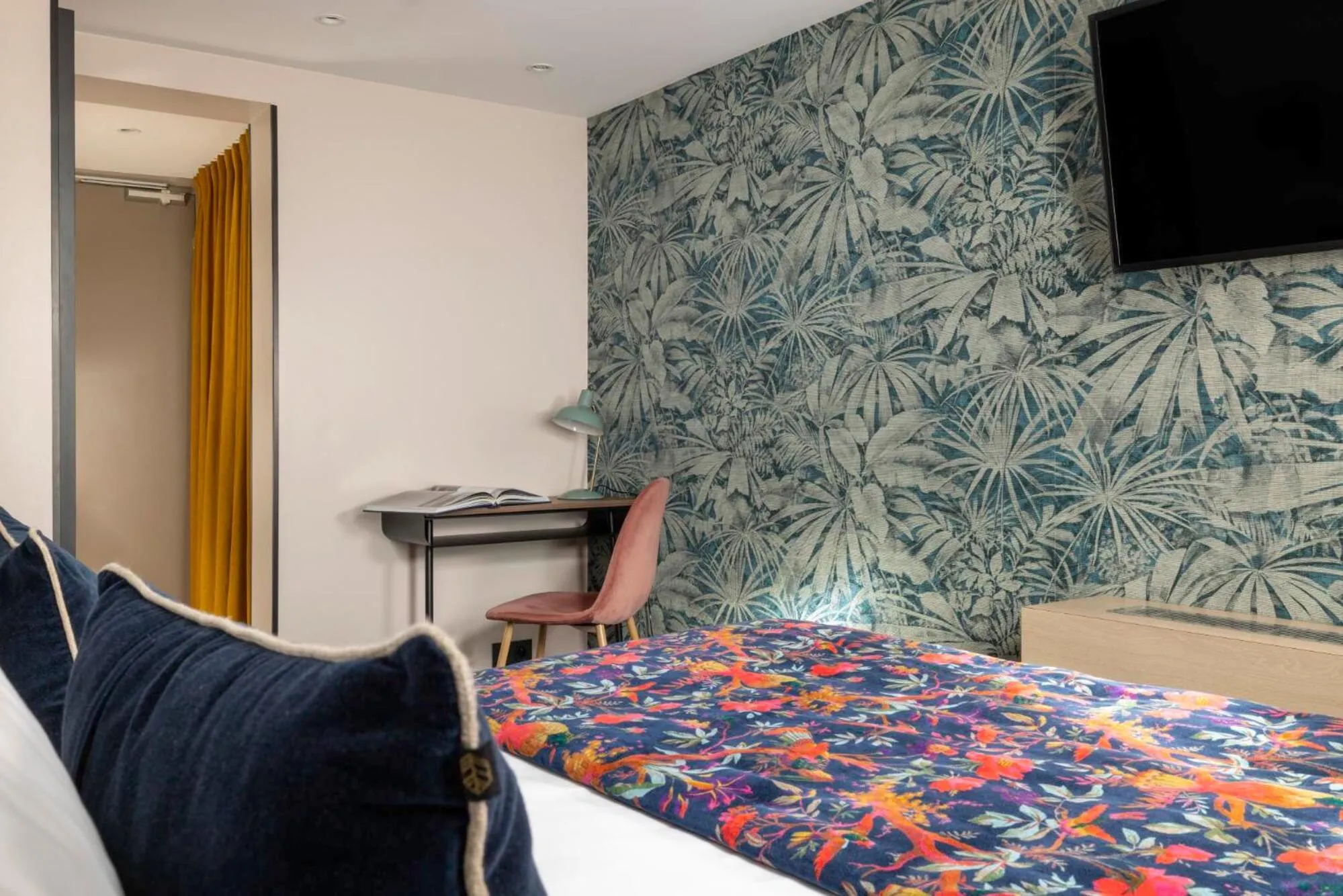 Bed in Hôtel Maxim Opéra