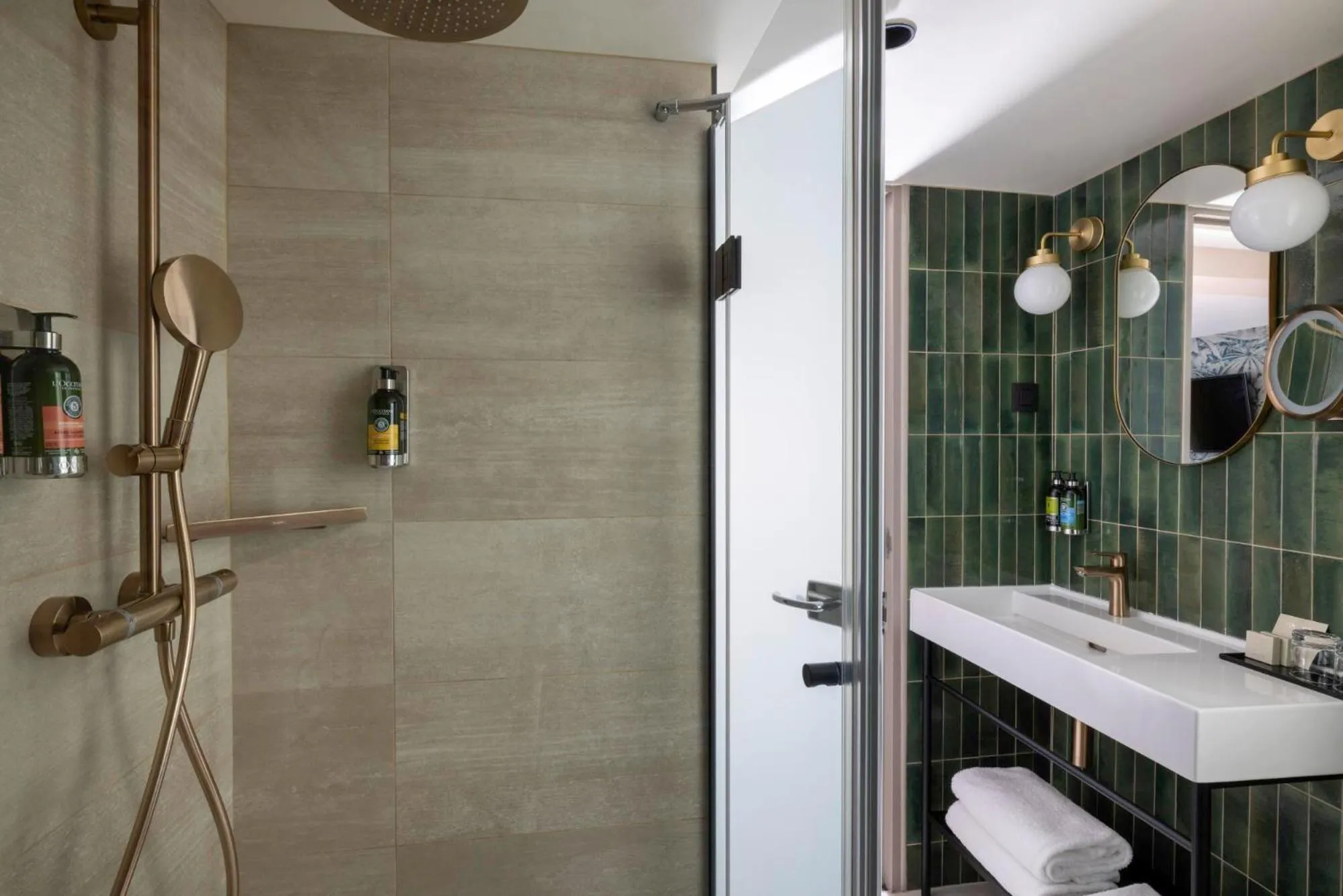 Shower in Hôtel Maxim Opéra