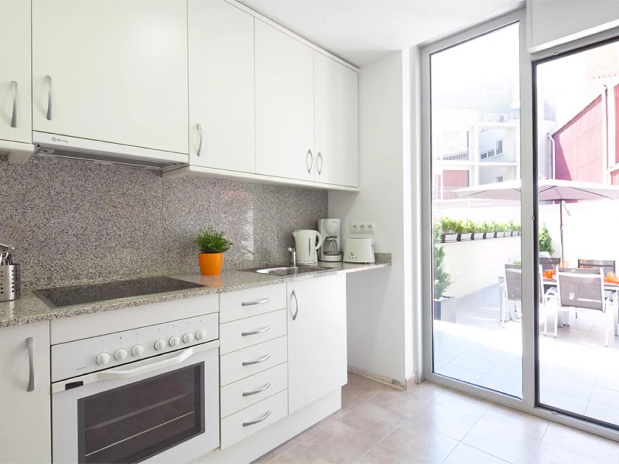 Kitchen or kitchenette in Charmsuites Paralel