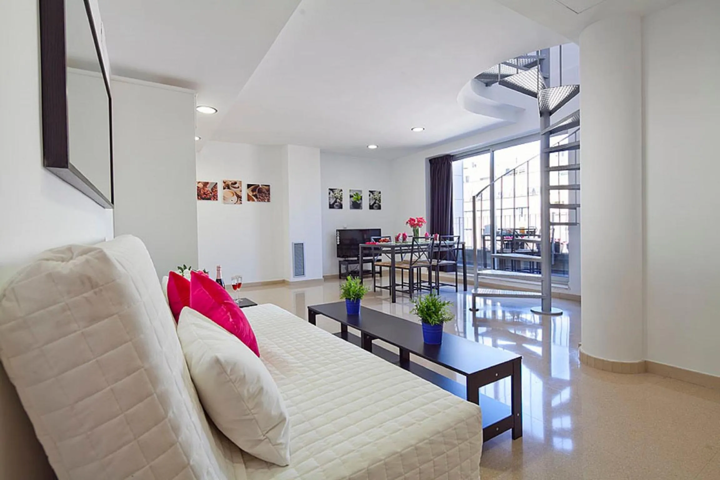 Living room in Charmsuites Paralel