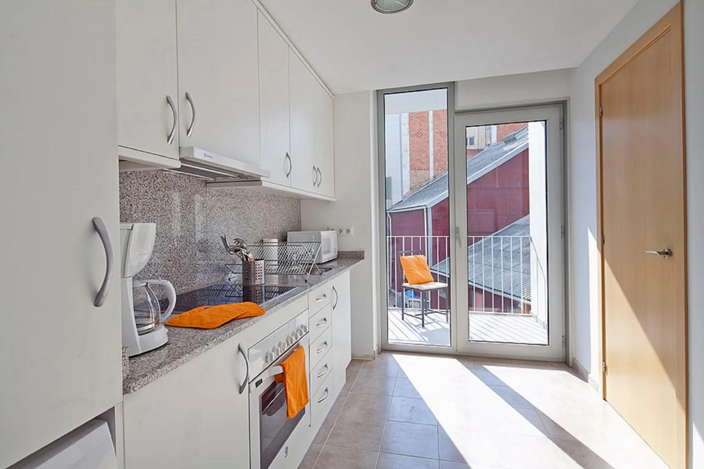 Kitchen or kitchenette in Charmsuites Paralel