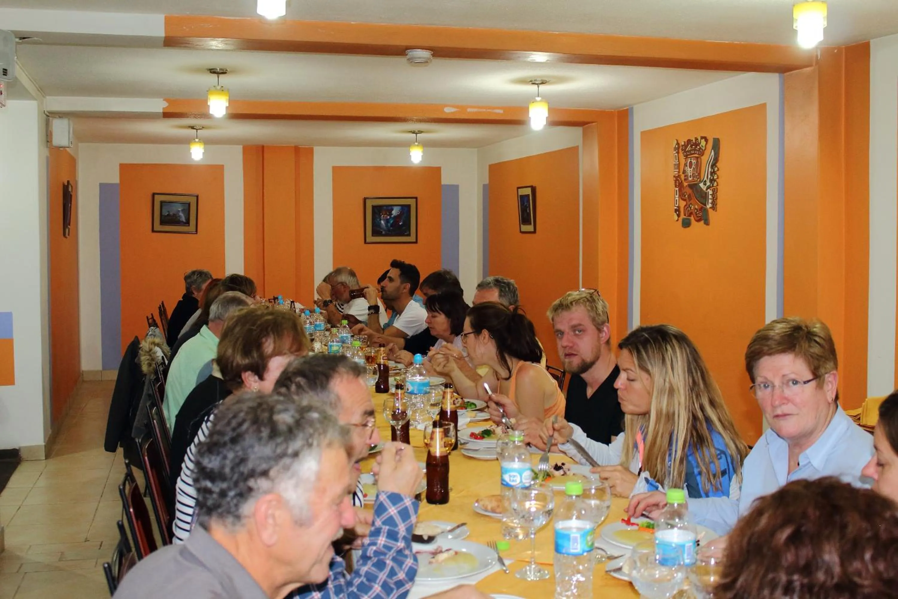 Restaurant/places to eat in Intiqa Hotel