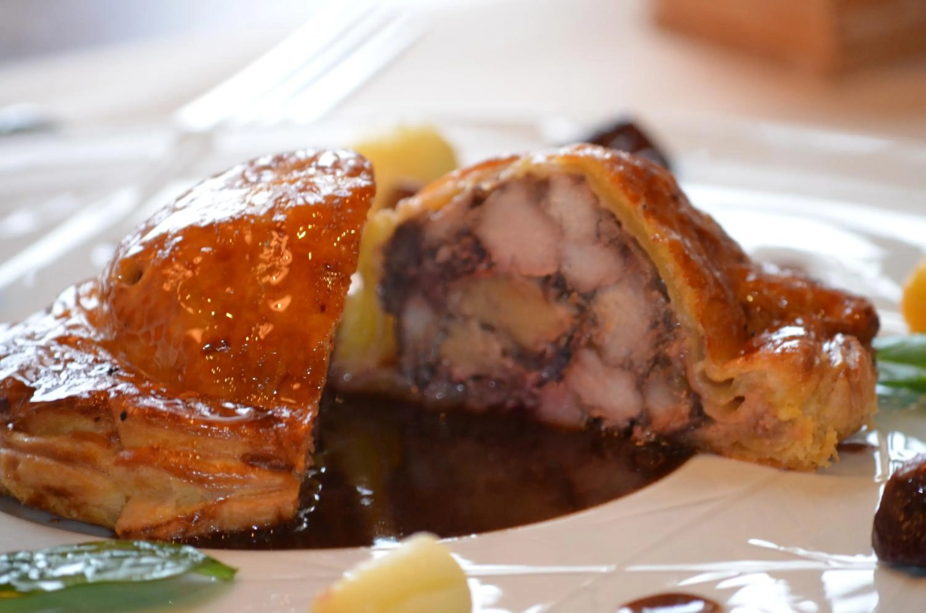 Restaurant/places to eat in Logis Hôtel Auberge du Cheval Blanc