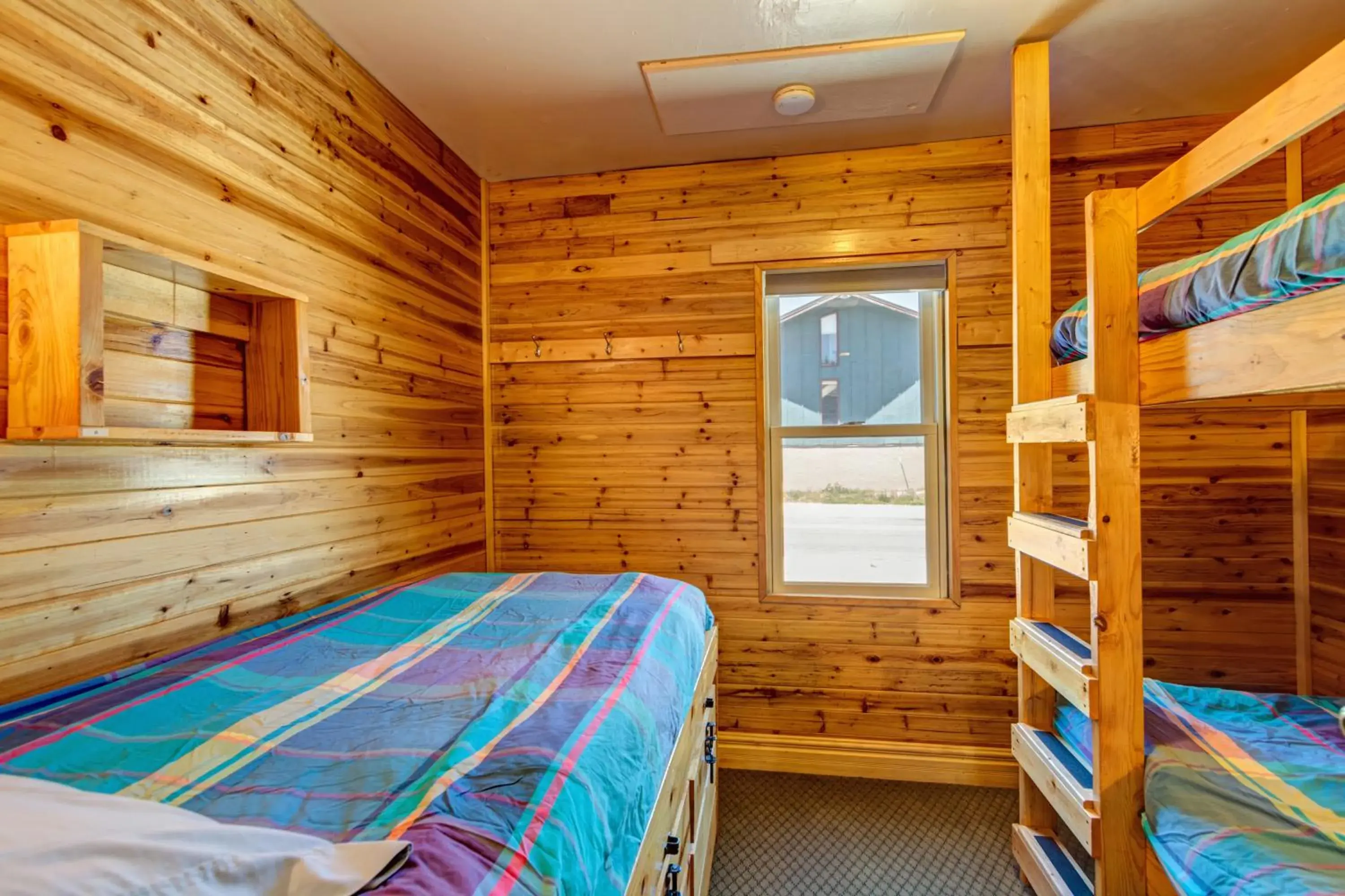 Single Bed in Mixed Dormitory Room in Fireside Inn & Hostel Single Bed in Mixed Dormitory Room in Fireside Inn & Hostel