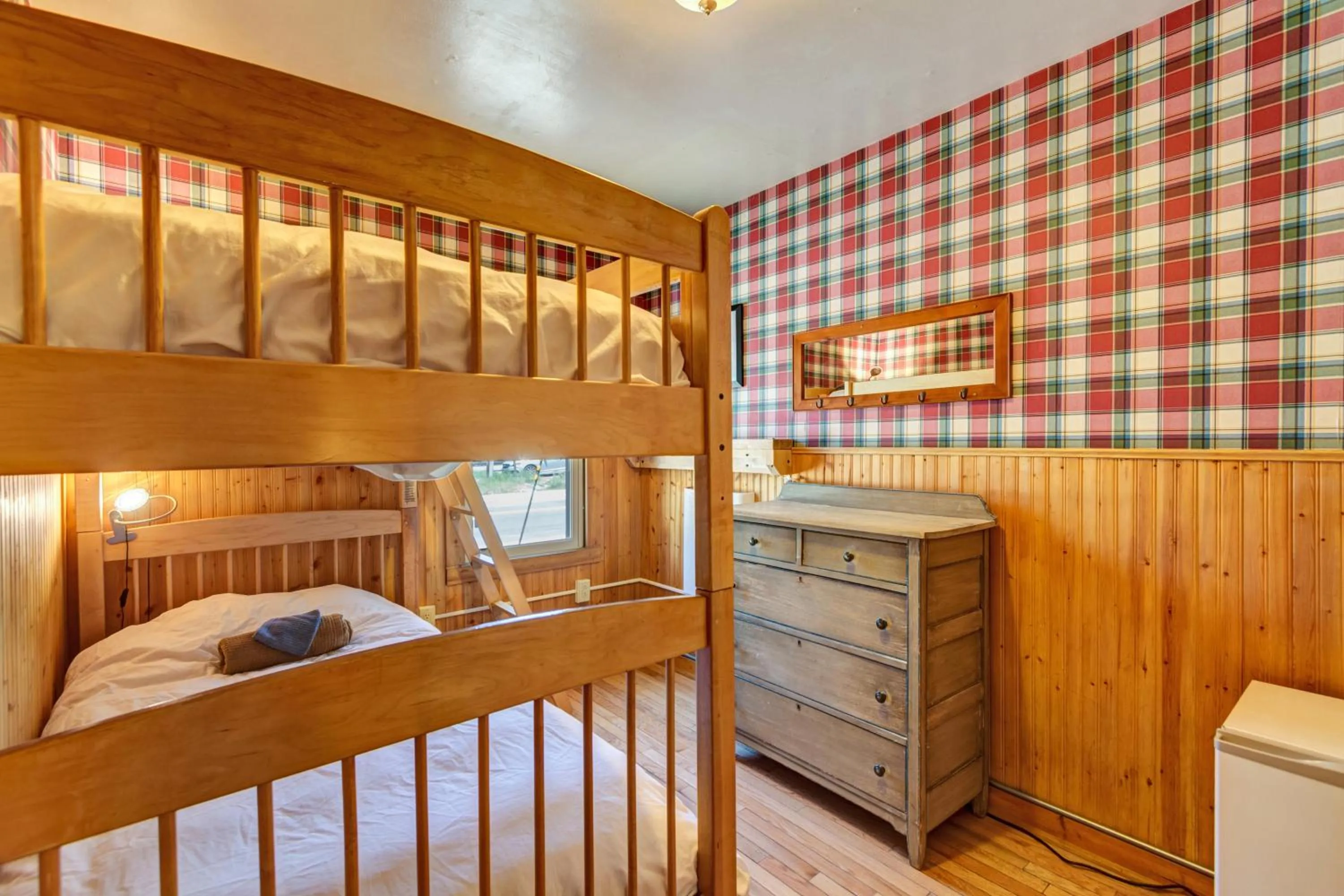 Photo of the whole room, Bed in Fireside Inn & Hostel