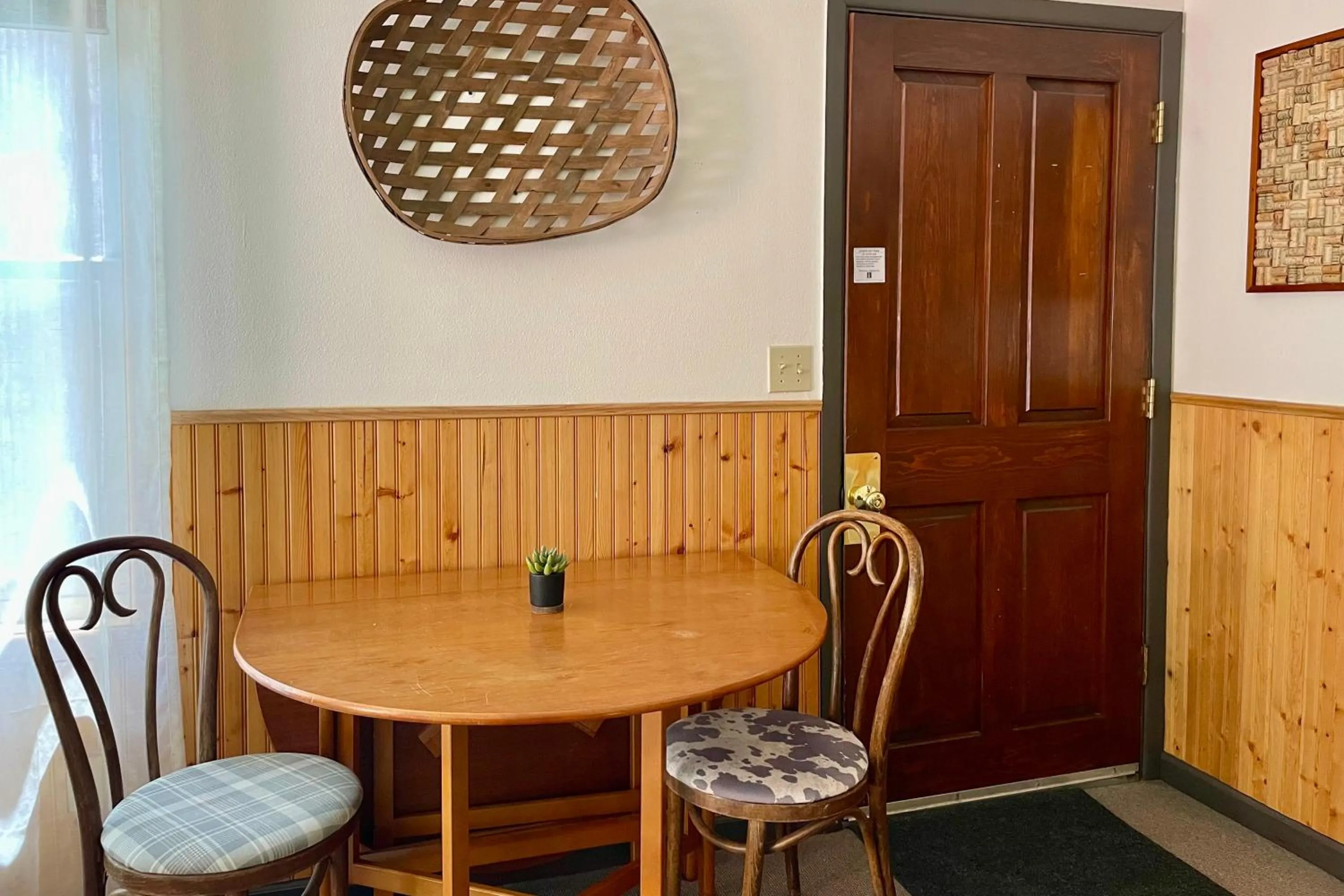 Dining area in Fireside Inn & Hostel