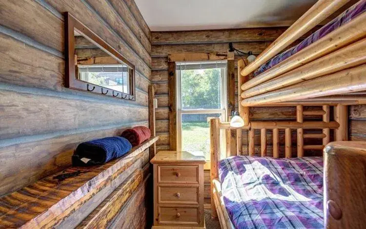 Triple Room with Shared Bathroom in Fireside Inn & Hostel Triple Room with Shared Bathroom in Fireside Inn & Hostel