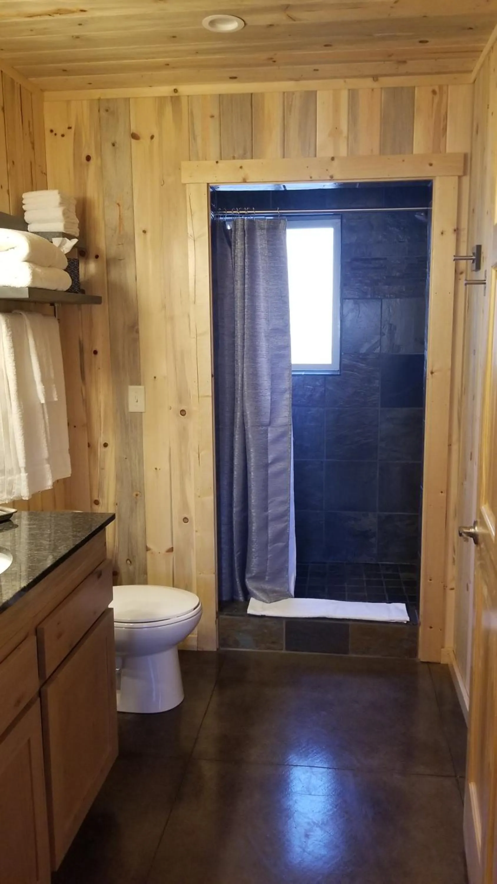 Bathroom in Bluff Gardens