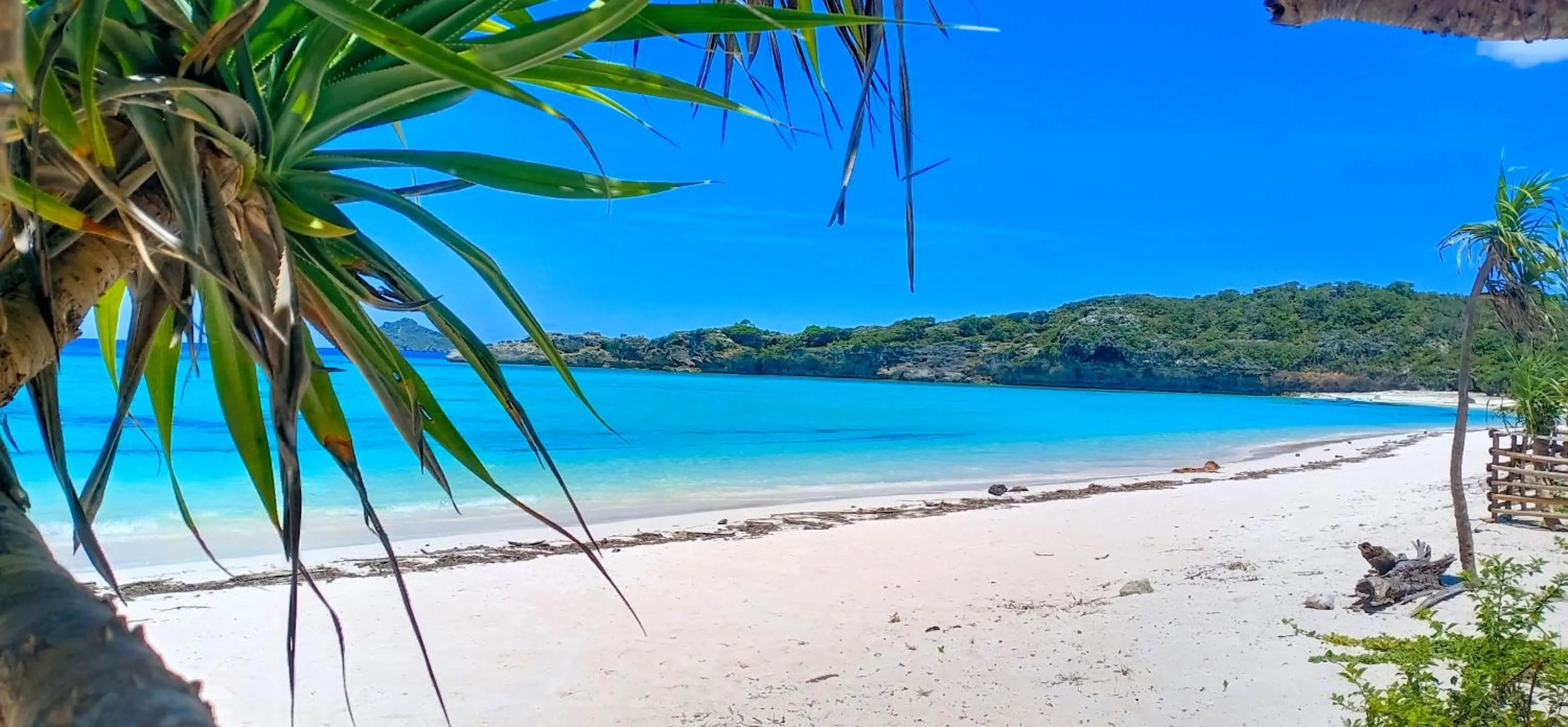 Beach in Loedi Bungalows Rote