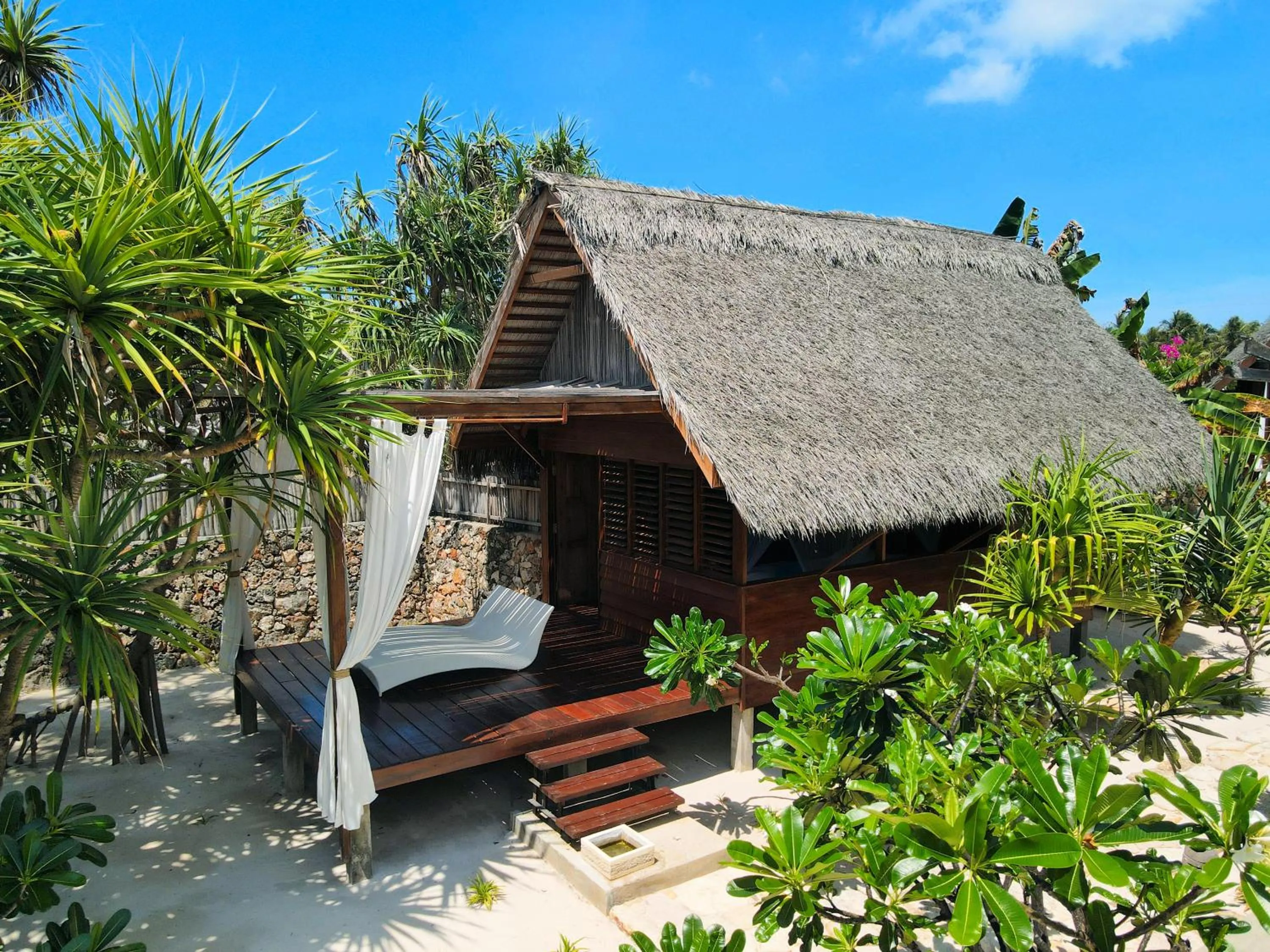 Photo of the whole room in Loedi Bungalows Rote