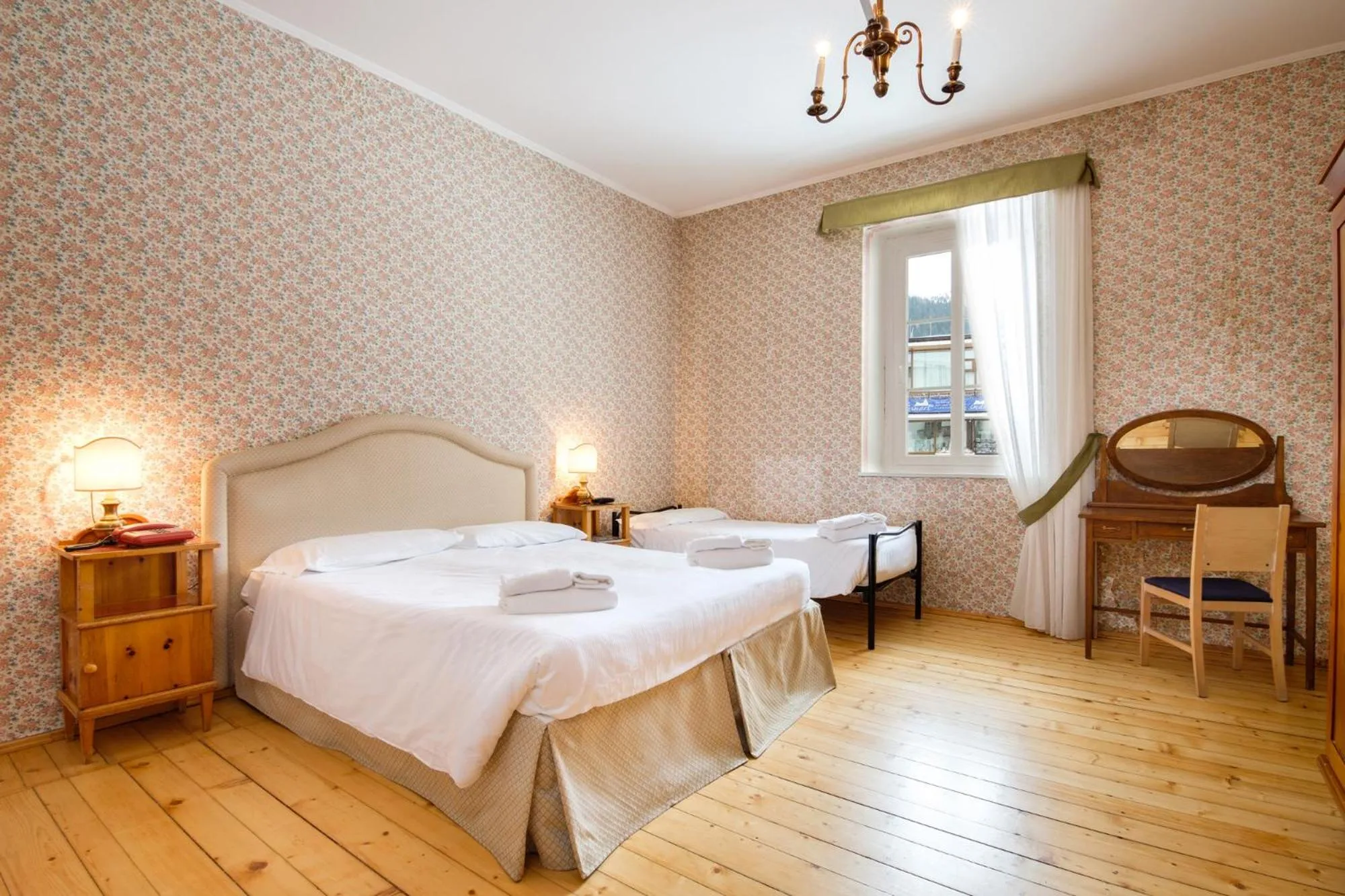 Photo of the whole room, Bed in TH San Martino - Majestic Dolomiti Hotel